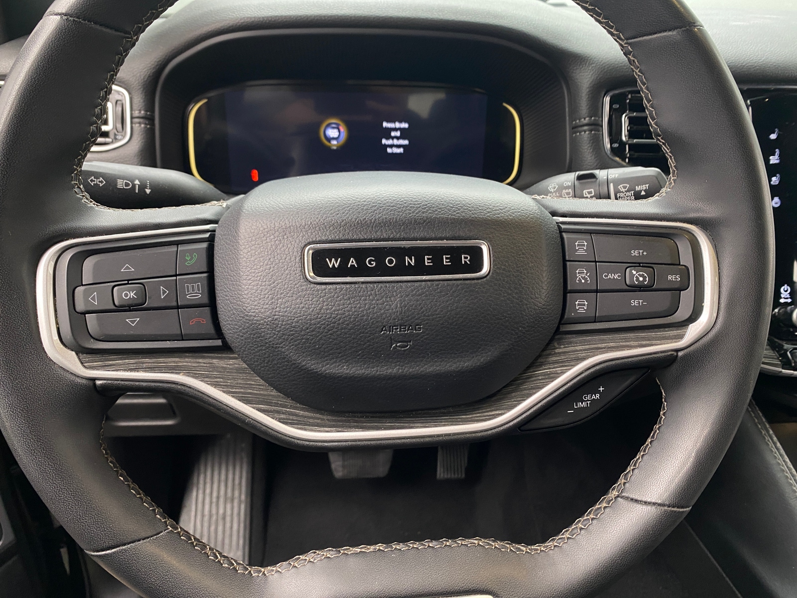 Thumbnail: 2022 Jeep Wagoneer - 4