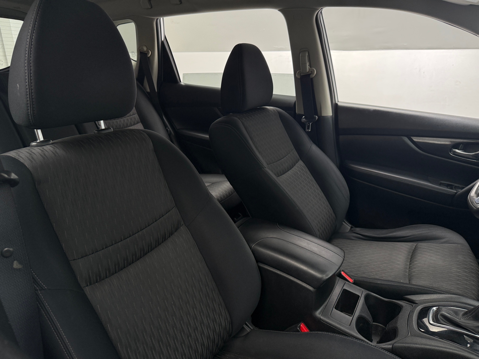Thumbnail: 2017 Nissan Rogue - 2