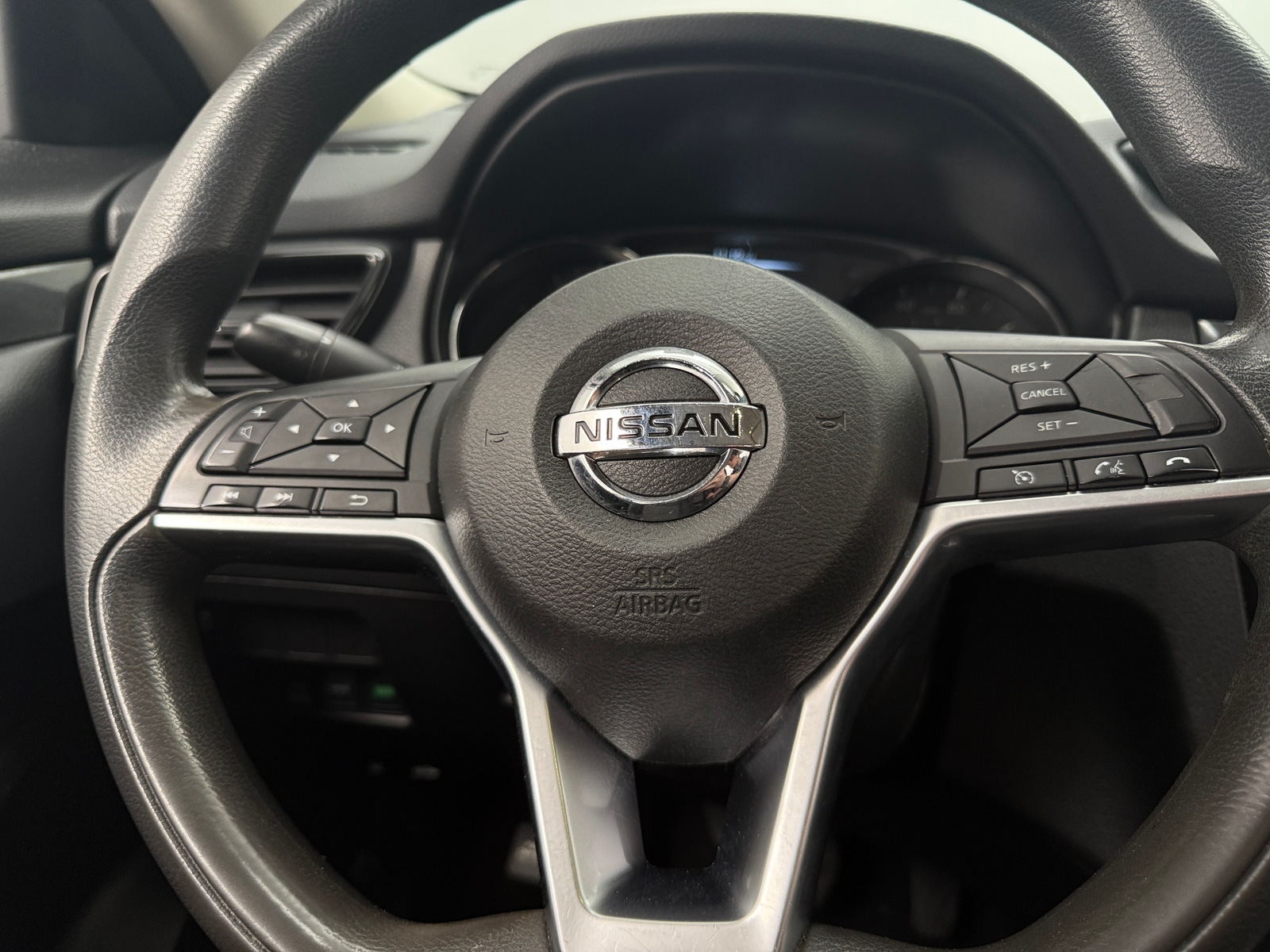 Thumbnail: 2017 Nissan Rogue - 5