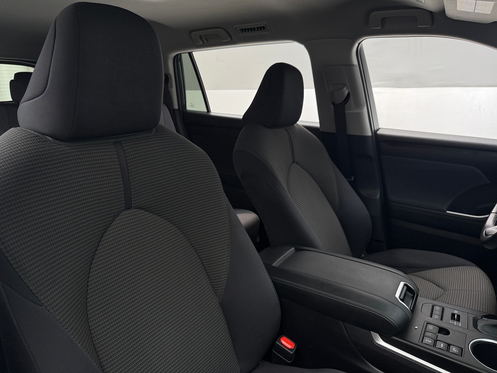 Thumbnail: 2023 Toyota Highlander - 2