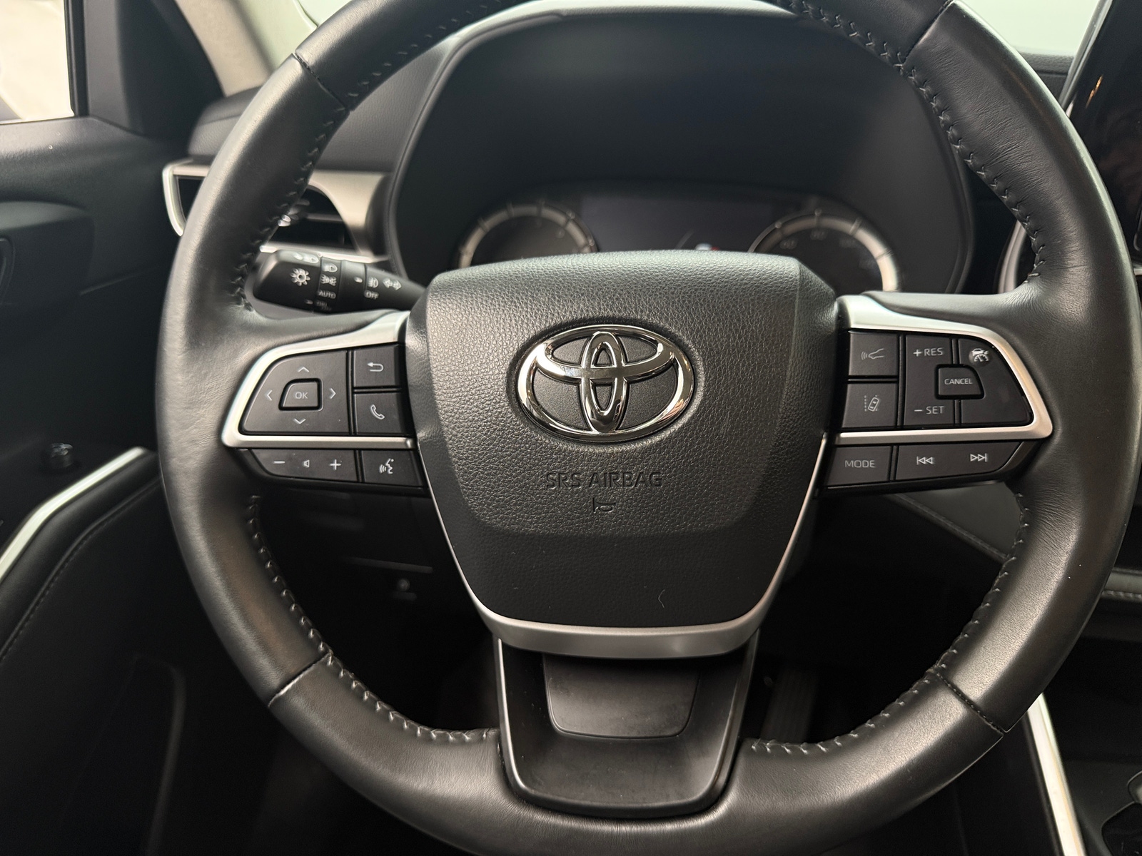 Thumbnail: 2023 Toyota Highlander - 5