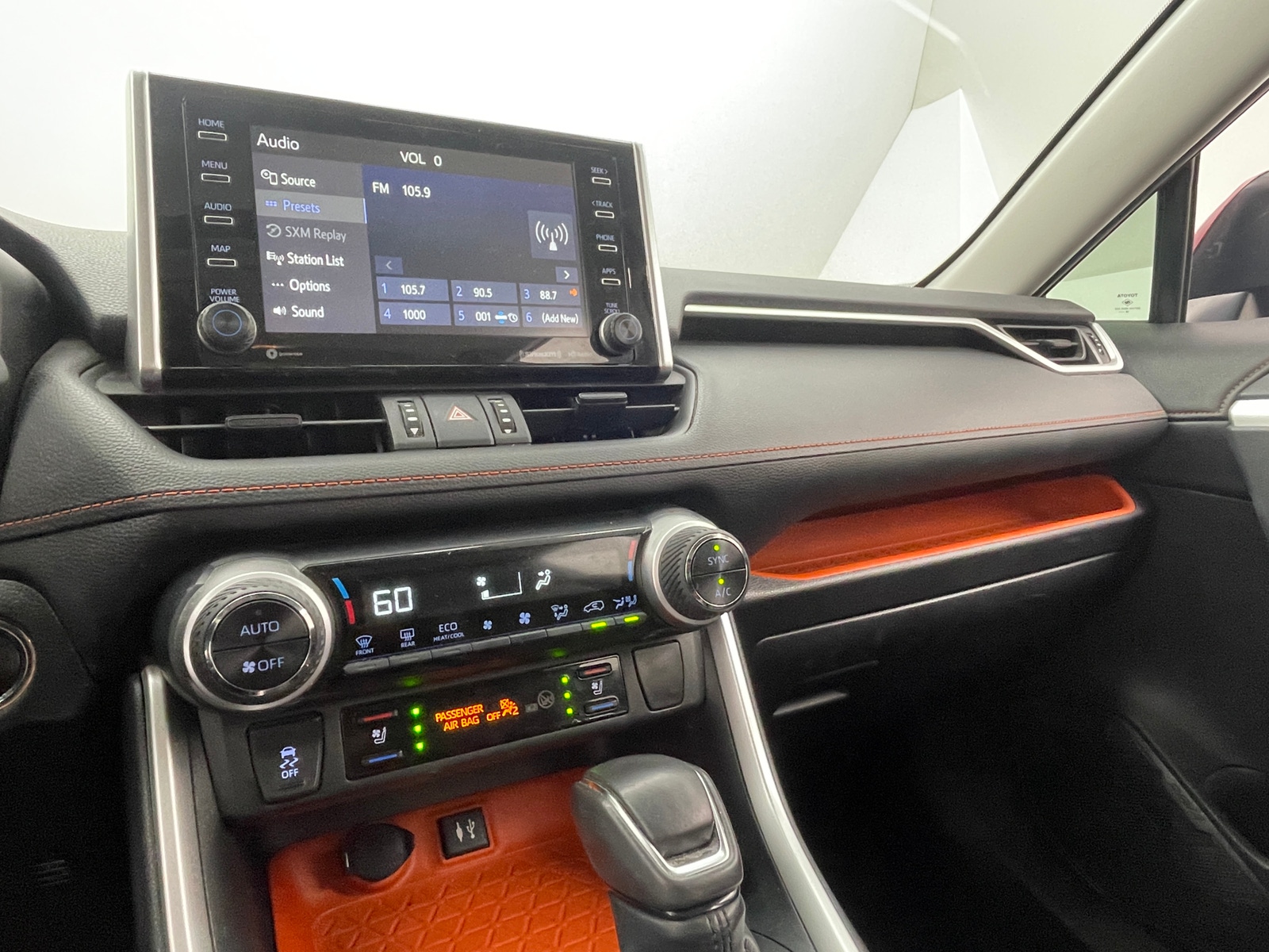 Thumbnail: 2019 Toyota RAV4 - 3