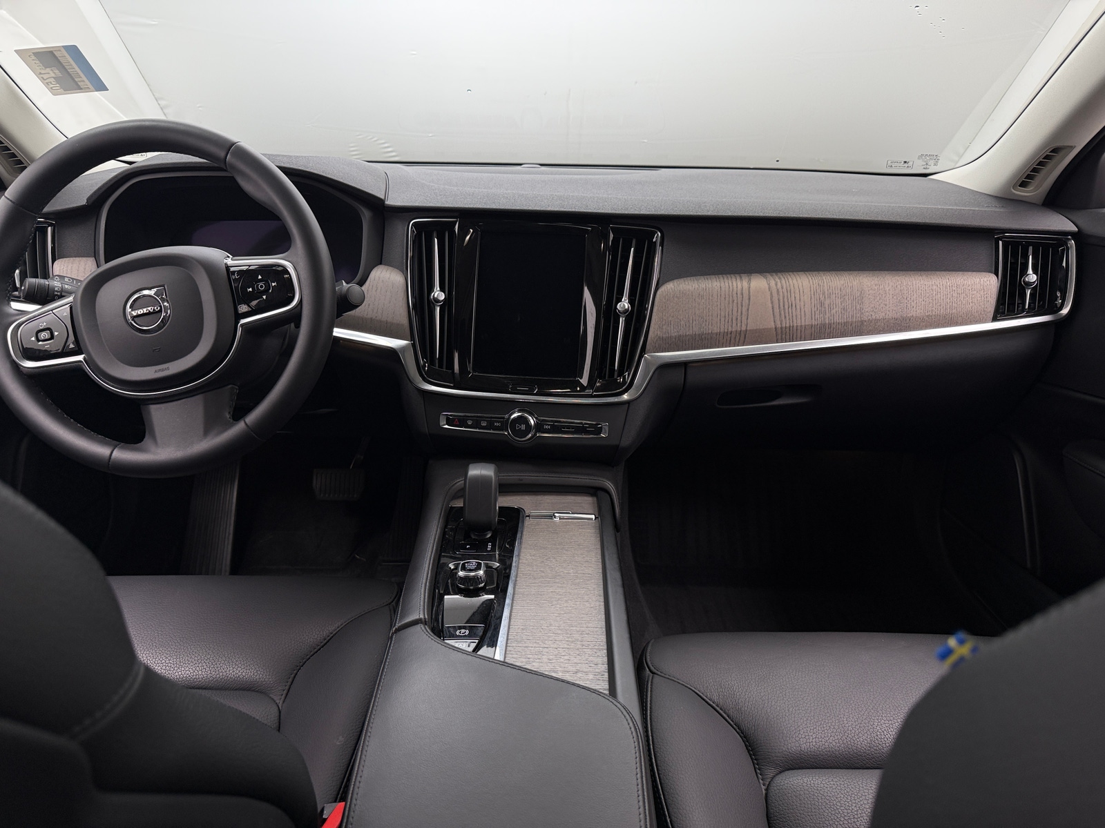 Thumbnail: 2023 Volvo S90 - 2
