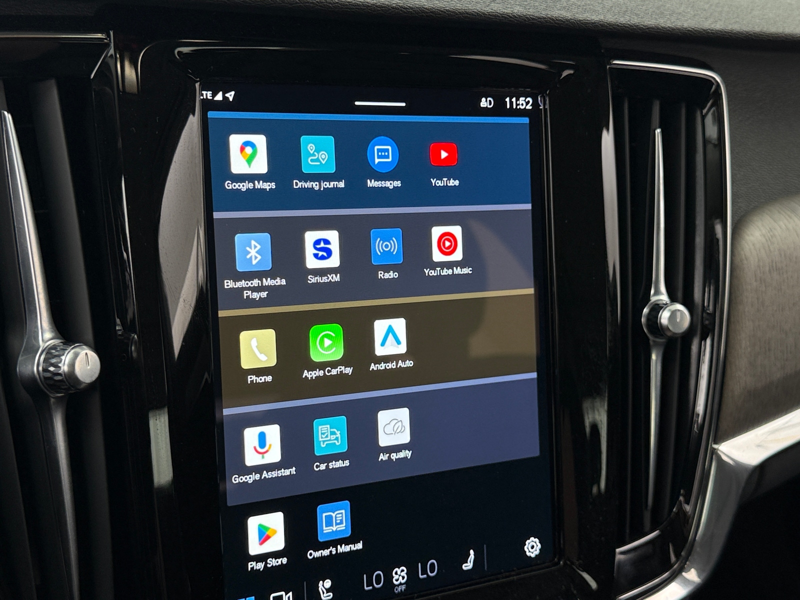 Thumbnail: 2023 Volvo S90 - 3