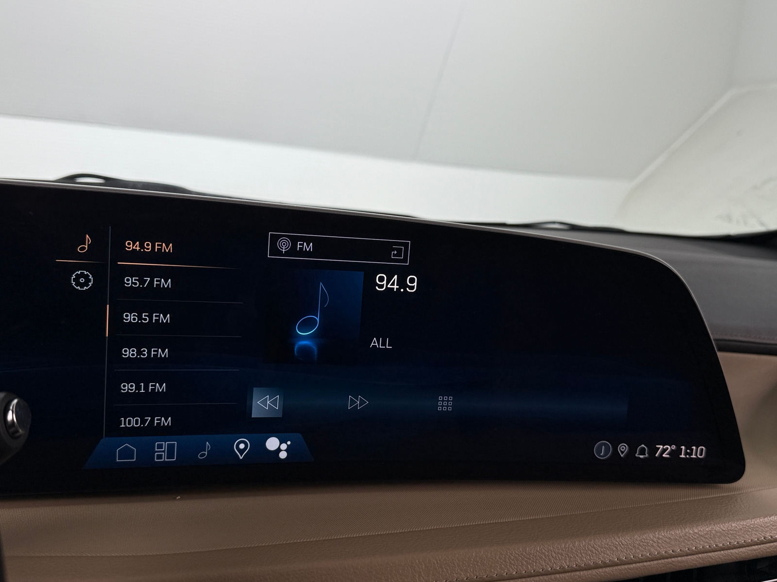 Thumbnail: 2024 Cadillac XT4 - 3