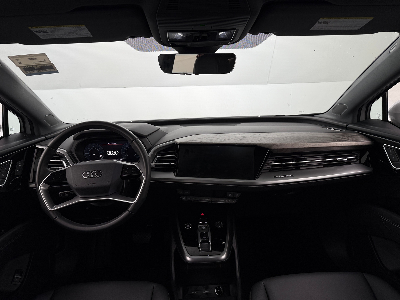 Thumbnail: 2025 Audi Q4 e-tron - 2
