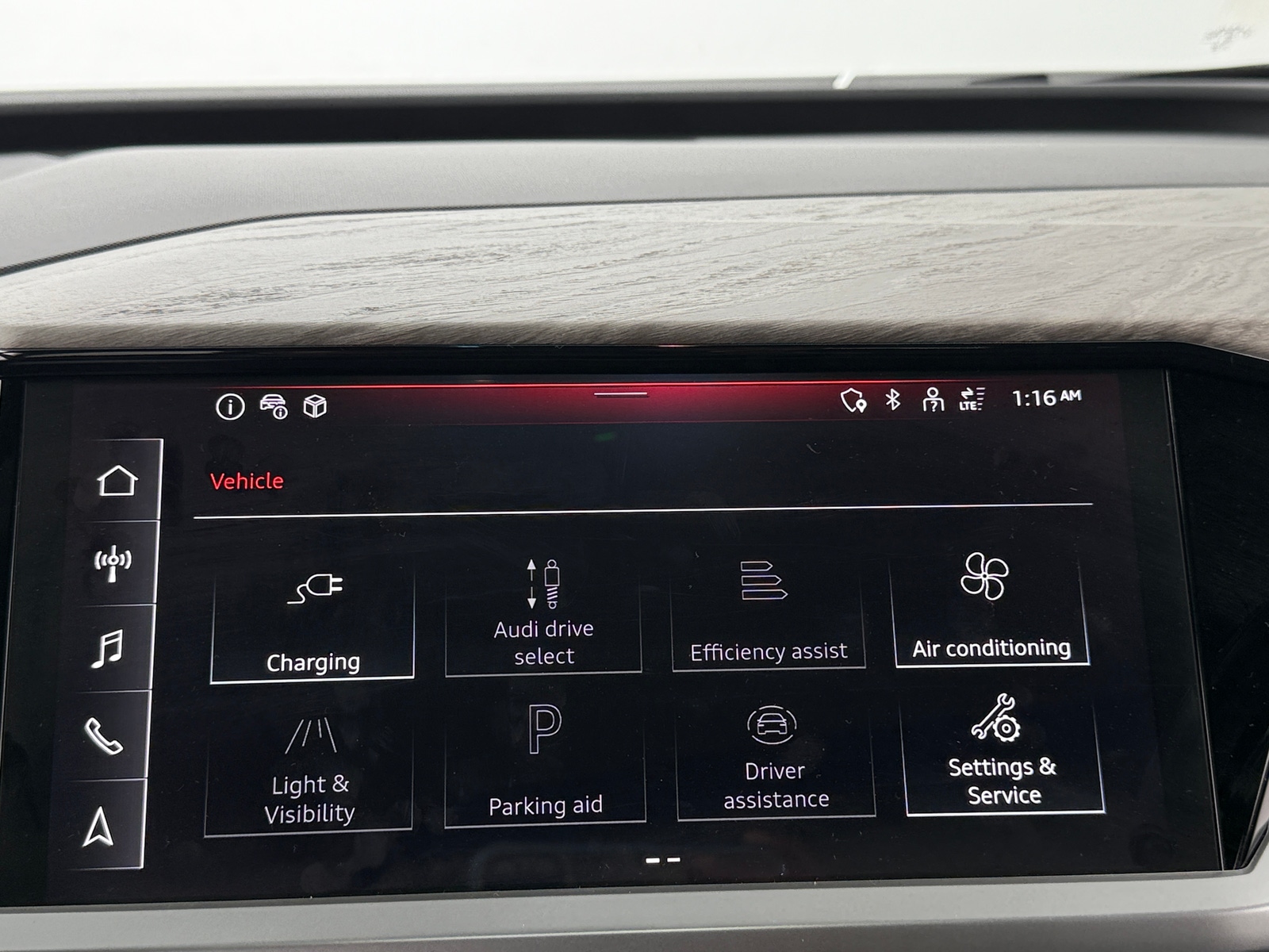 Thumbnail: 2025 Audi Q4 e-tron - 3