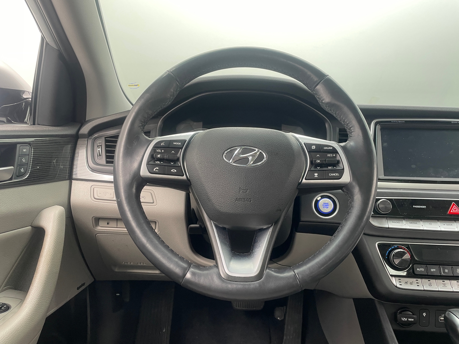Thumbnail: 2019 Hyundai Sonata - 4
