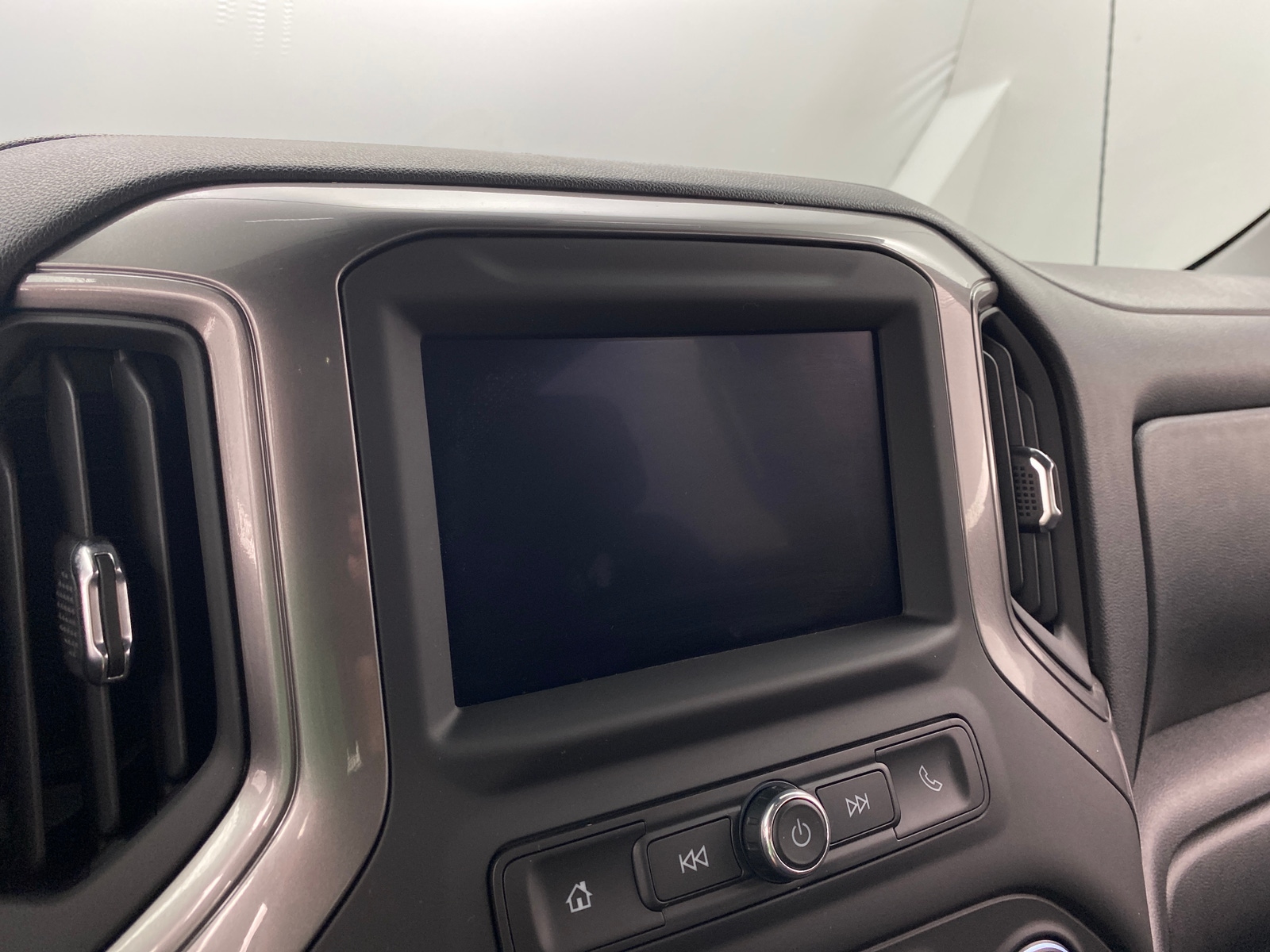 Thumbnail: 2025 Chevrolet Silverado 1500 - 4