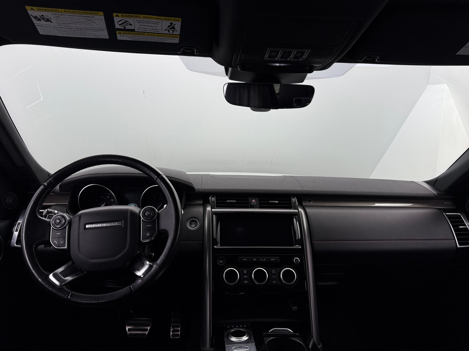 Thumbnail: 2017 Land Rover Discovery - 2