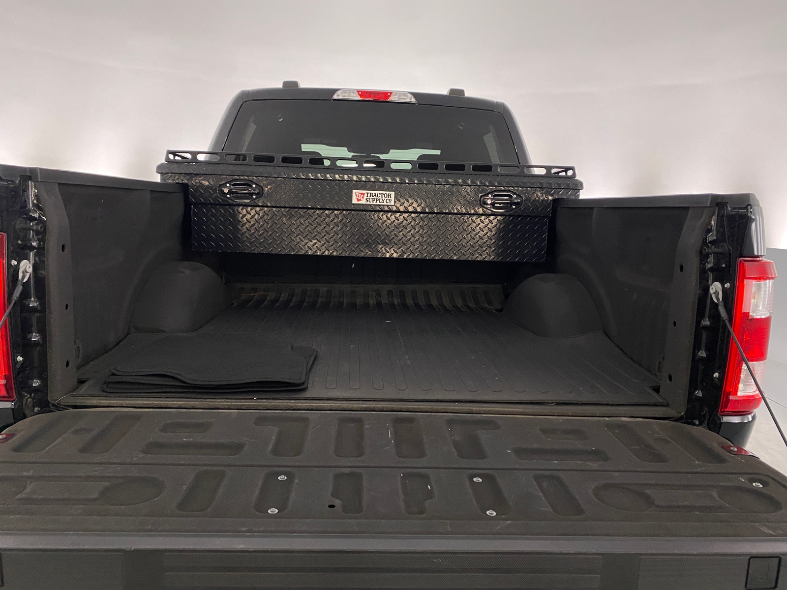 Thumbnail: 2023 Ford Econoline - 7