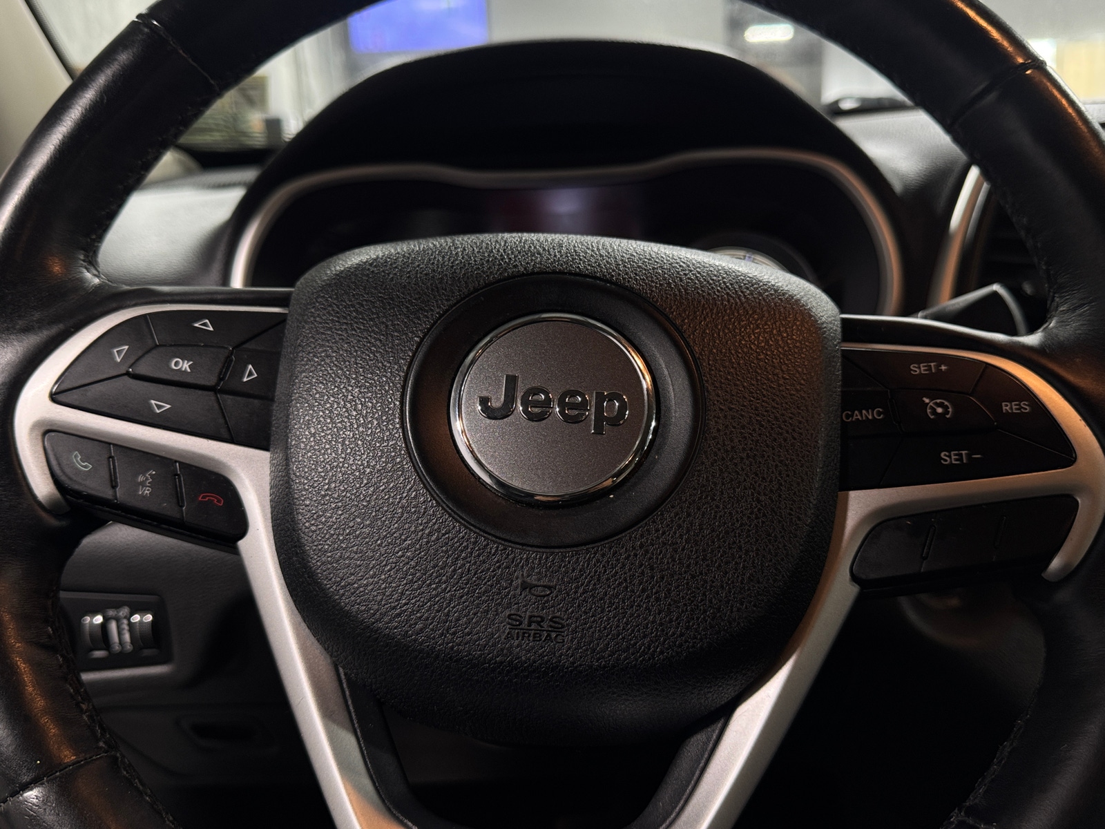Thumbnail: 2015 Jeep Cherokee - 4
