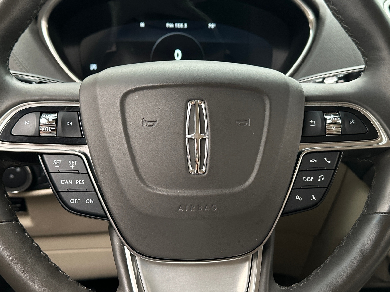 Thumbnail: 2020 Lincoln Nautilus - 4