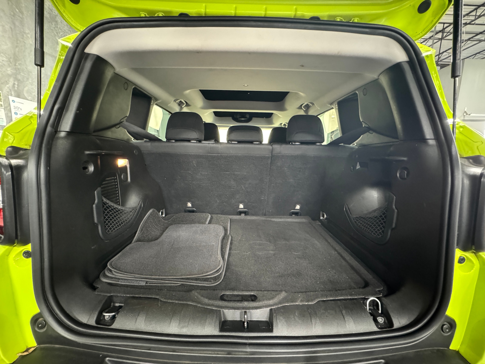 Thumbnail: 2018 Jeep Renegade - 7