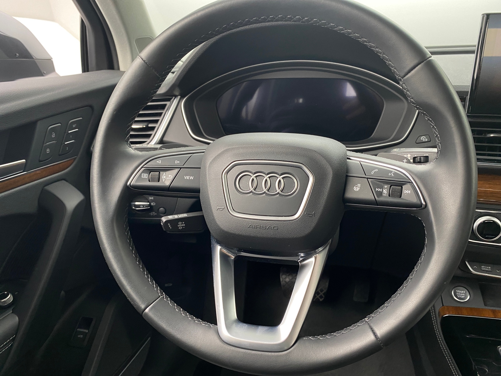 Thumbnail: 2022 Audi Q5 - 4