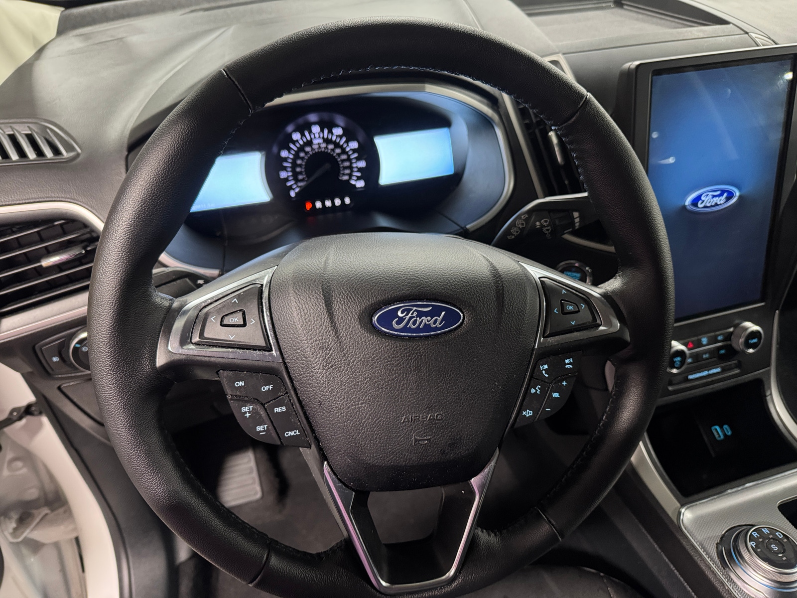 Thumbnail: 2021 Ford Edge - 4