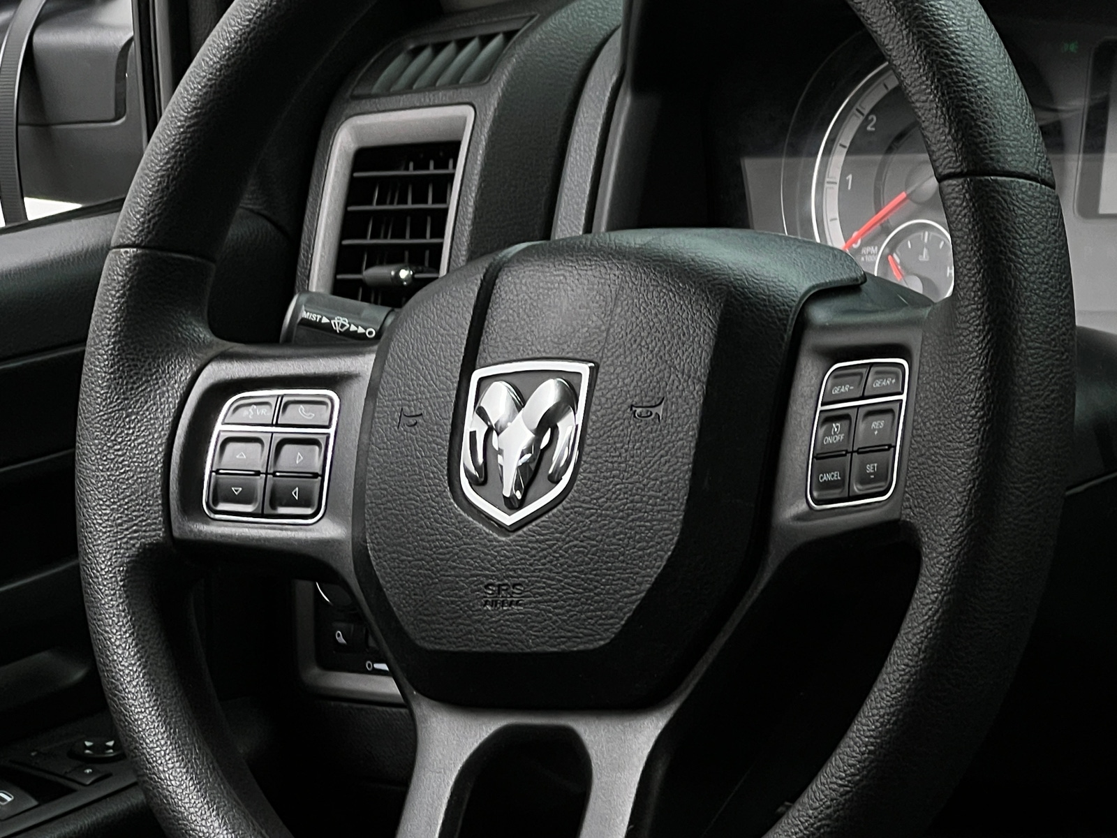 Thumbnail: 2019 RAM 1500 Classic - 4