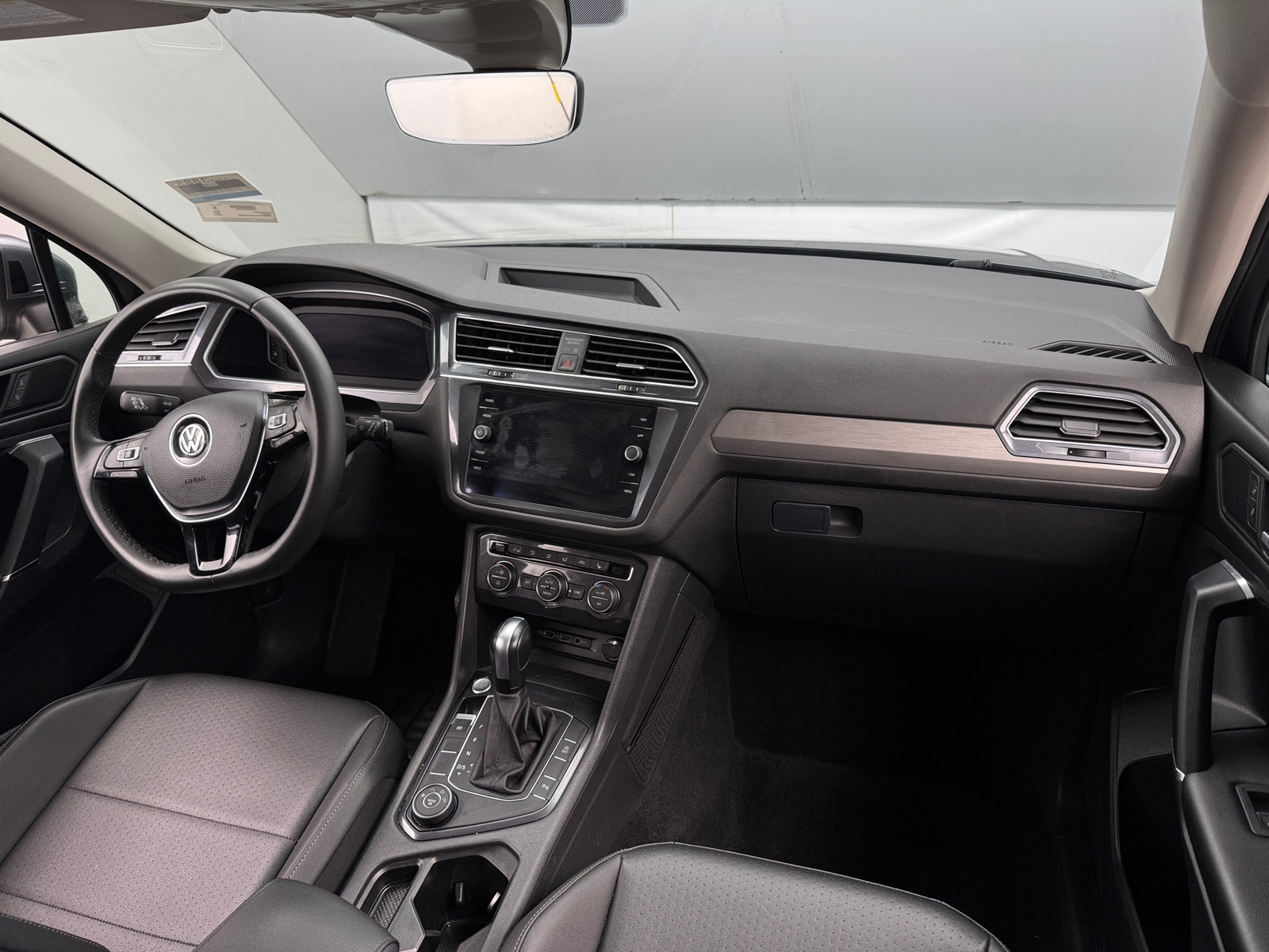 Thumbnail: 2020 Volkswagen Tiguan - 2