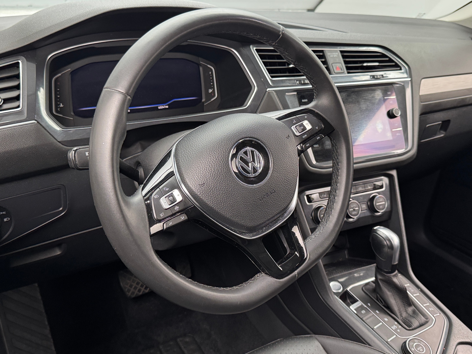 Thumbnail: 2020 Volkswagen Tiguan - 4