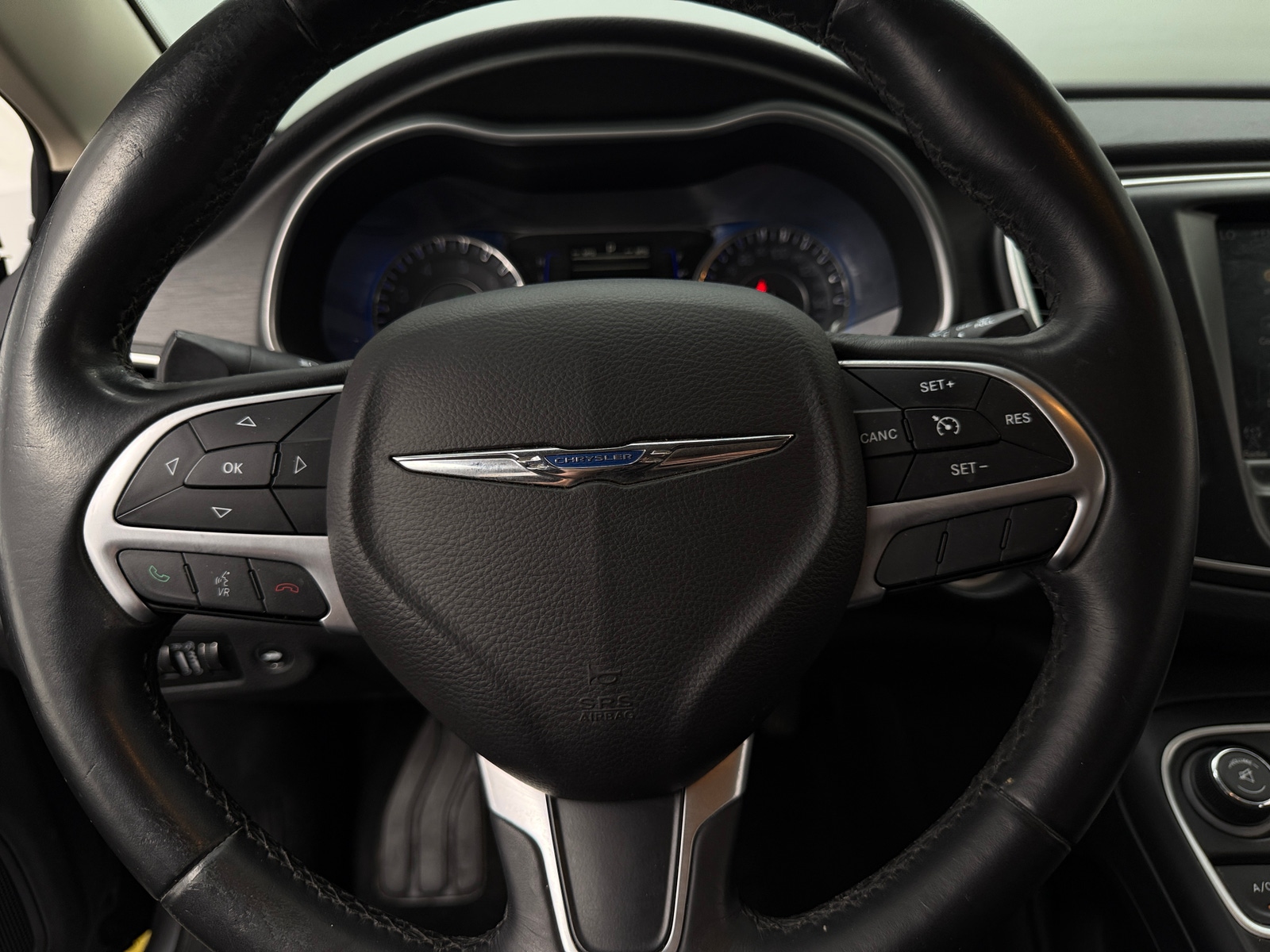 Thumbnail: 2016 Chrysler 200 - 5