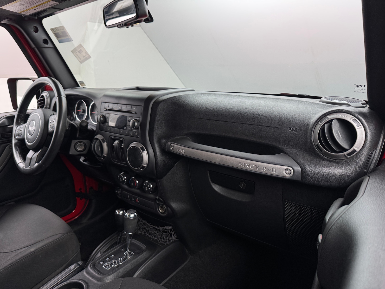 Thumbnail: 2015 Jeep Wrangler - 3