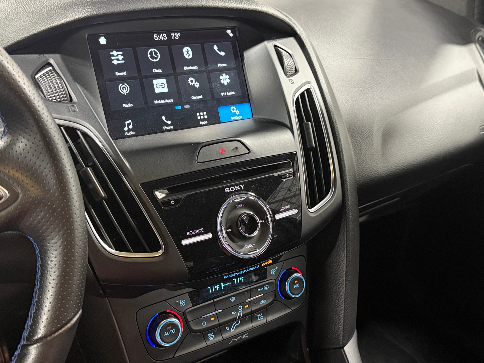 Thumbnail: 2016 Ford Focus - 3