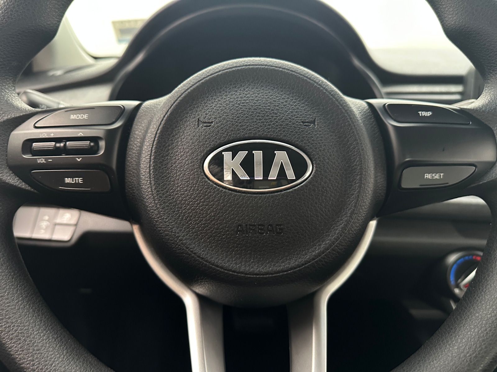Thumbnail: 2018 Kia Rio - 5