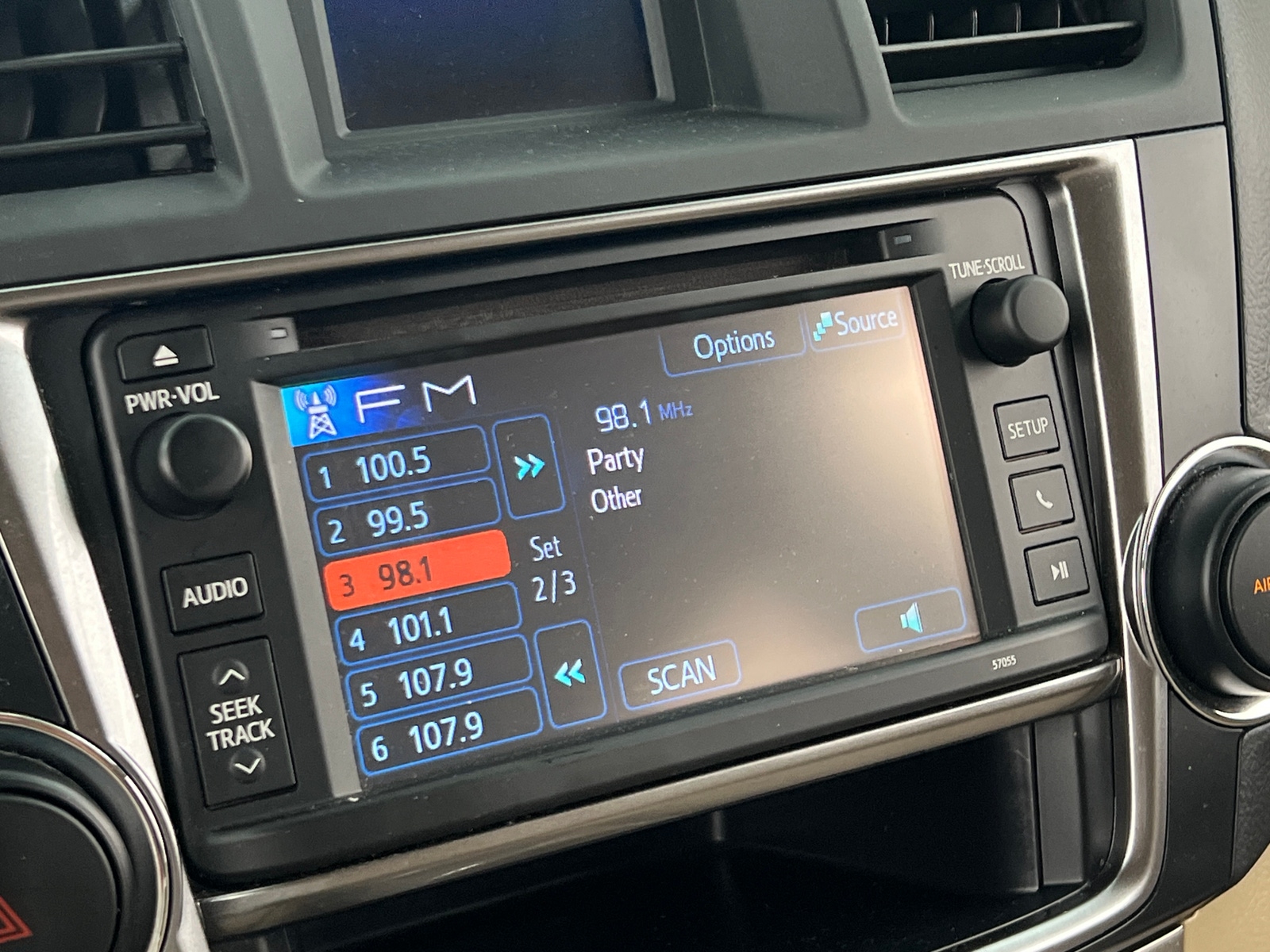 Thumbnail: 2013 Toyota Highlander - 4