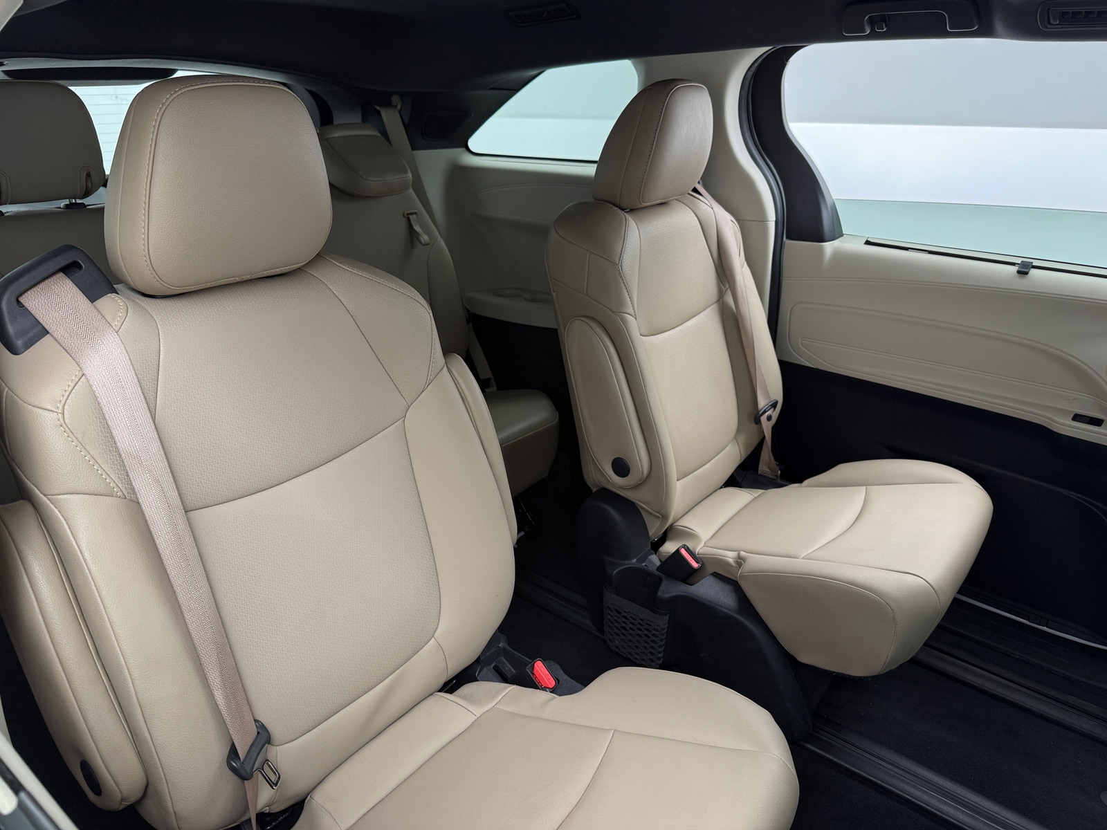 Thumbnail: 2022 Toyota Sienna - 5