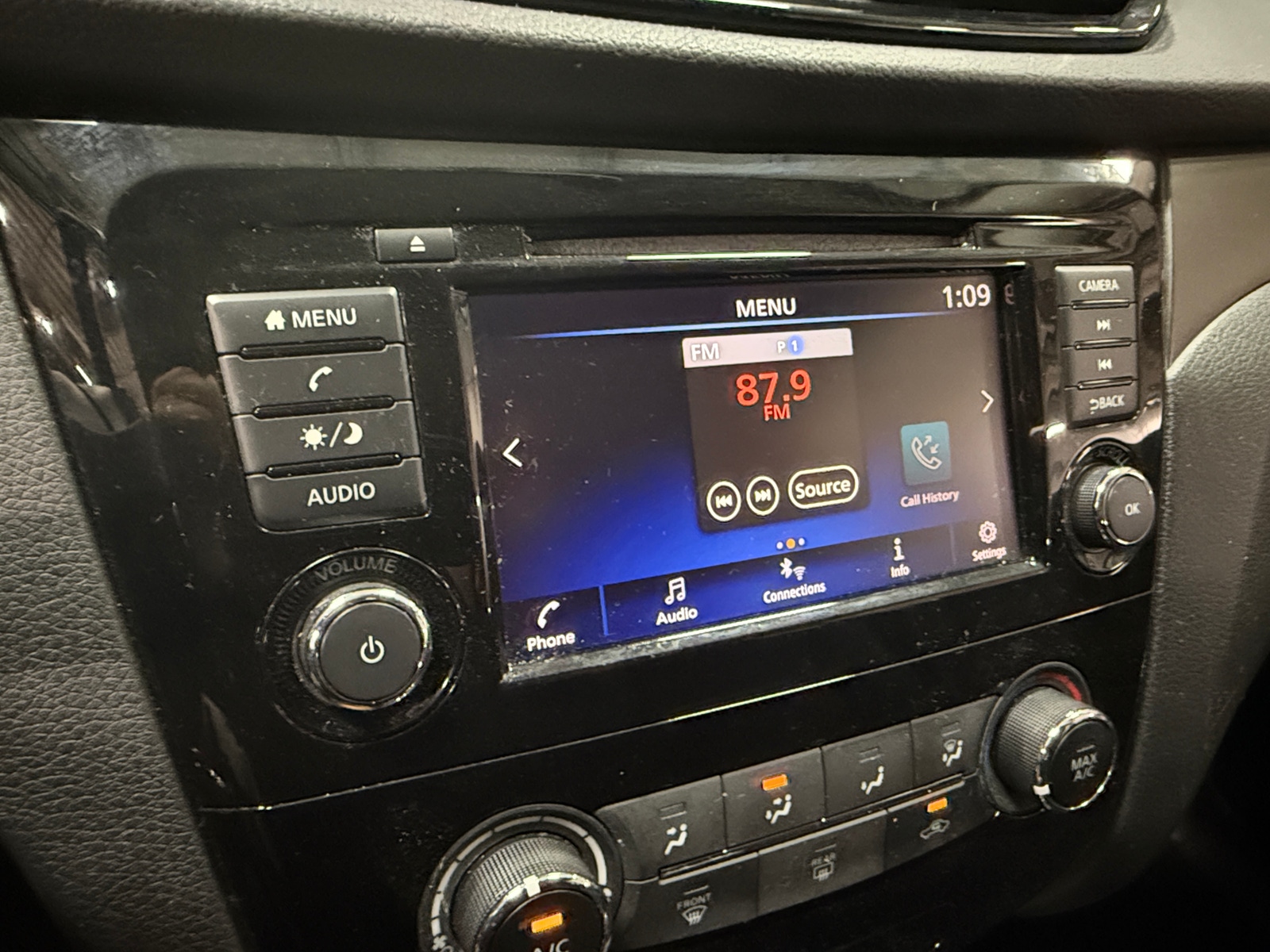 Thumbnail: 2019 Nissan Rogue Sport - 4