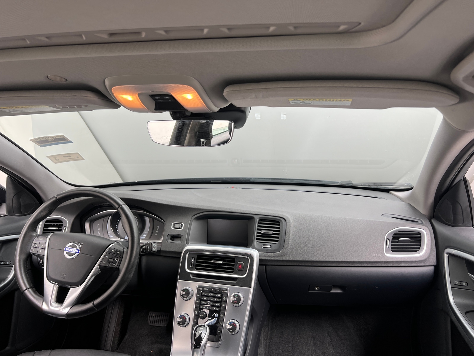 Thumbnail: 2017 Volvo V60 - 2