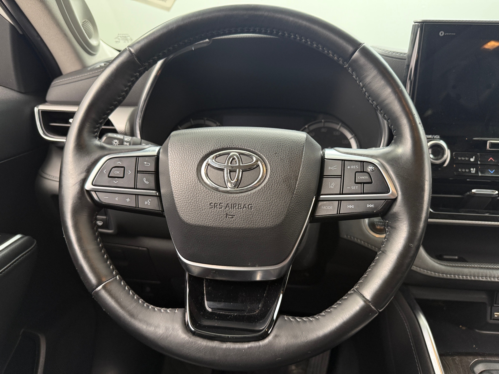 Thumbnail: 2021 Toyota Highlander - 4