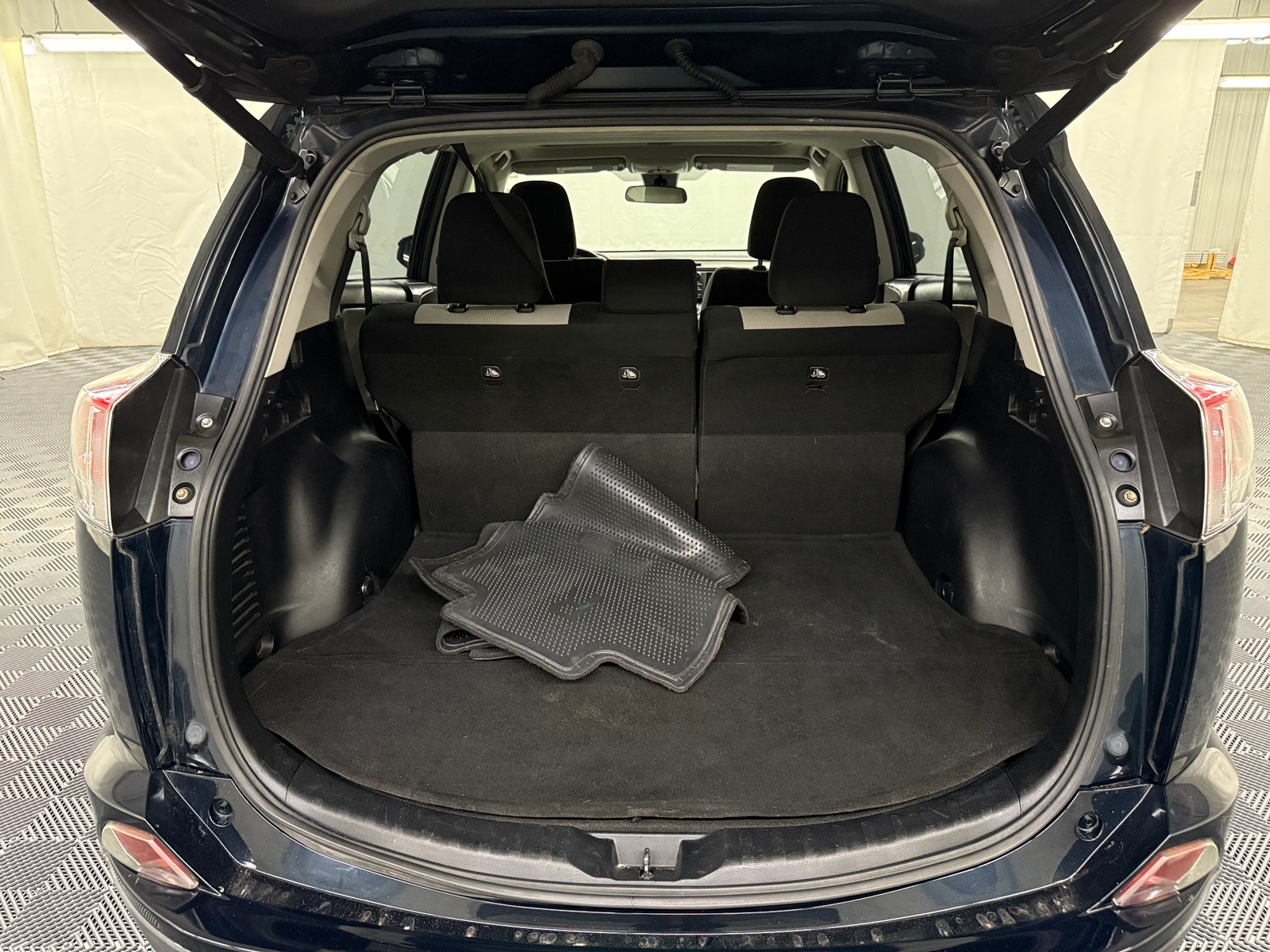 Thumbnail: 2018 Toyota RAV4 - 7