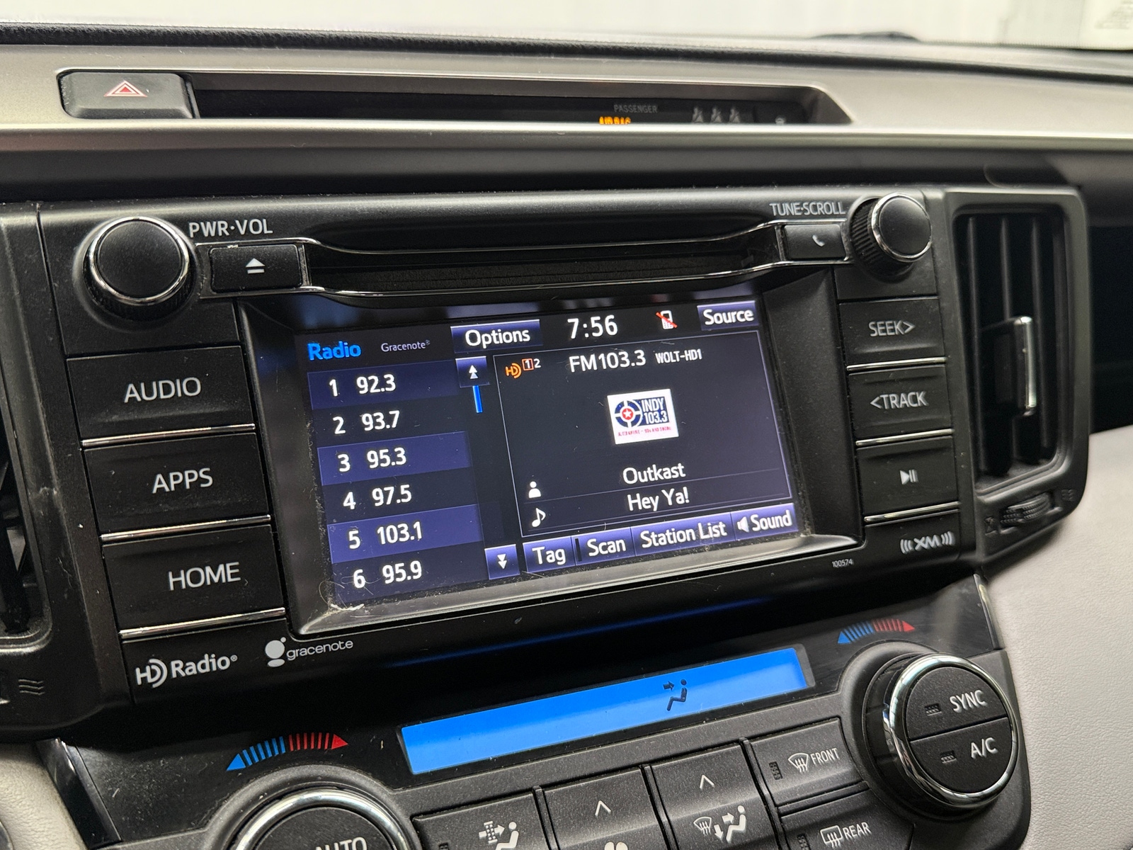 Thumbnail: 2018 Toyota RAV4 - 4