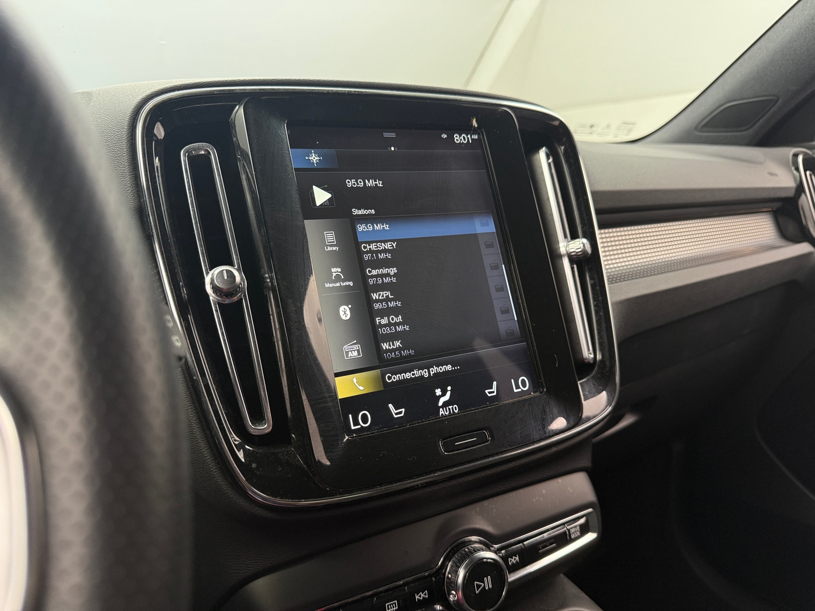 Thumbnail: 2020 Volvo XC40 - 3