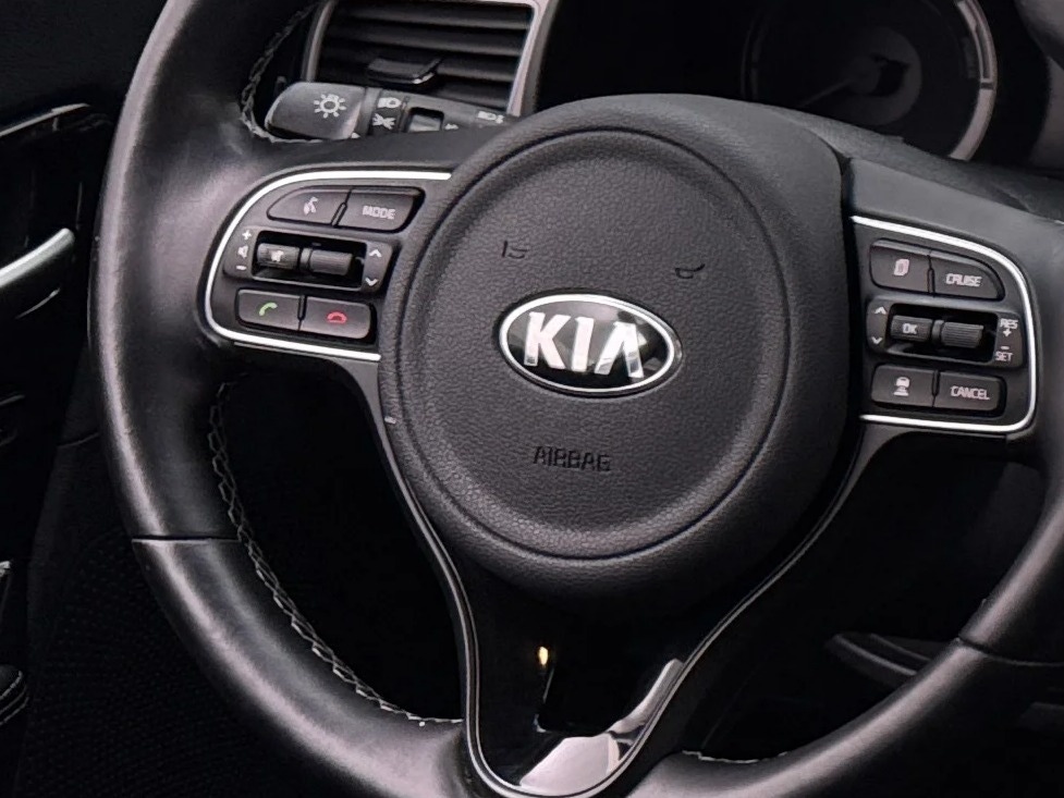 Thumbnail: 2018 Kia Niro - 4