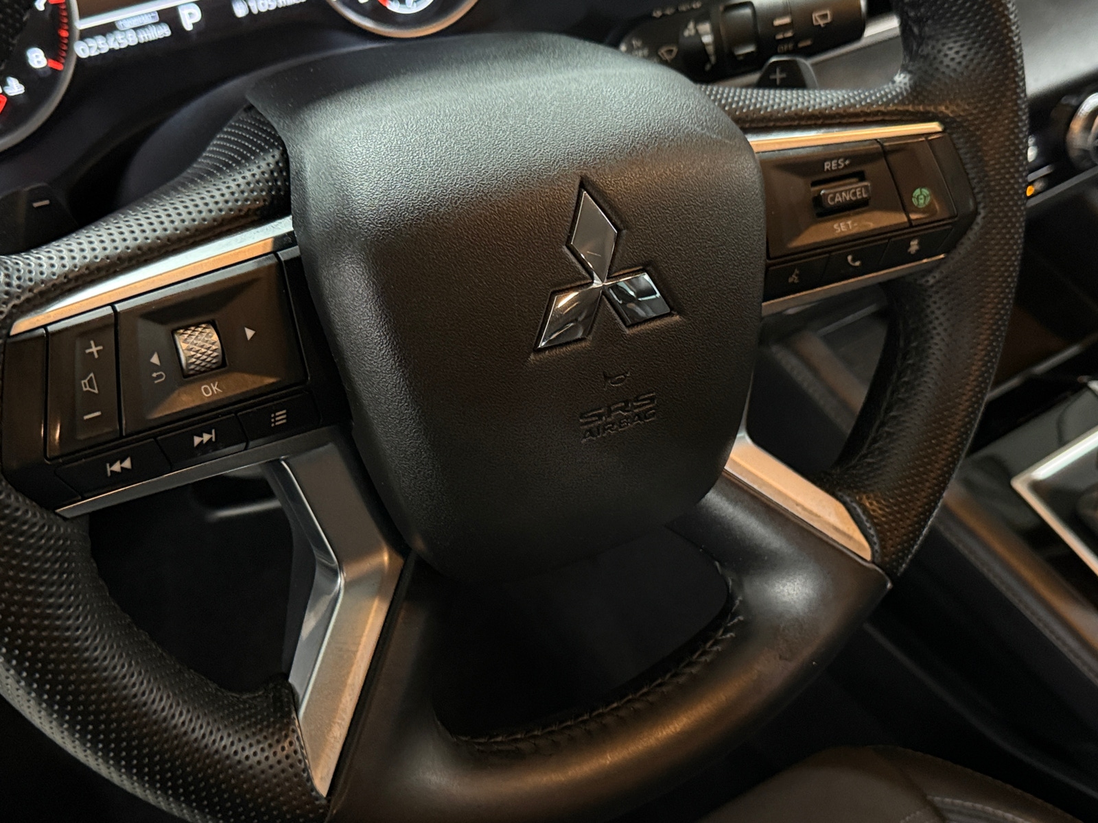 Thumbnail: 2022 Mitsubishi Outlander - 4