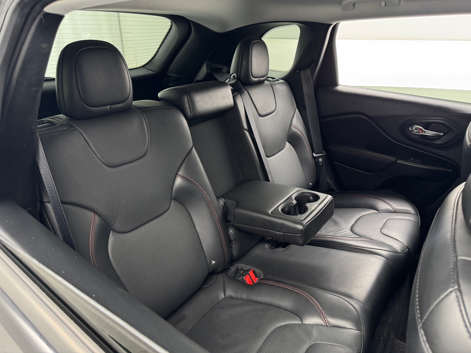 Thumbnail: 2019 Jeep Cherokee - 5