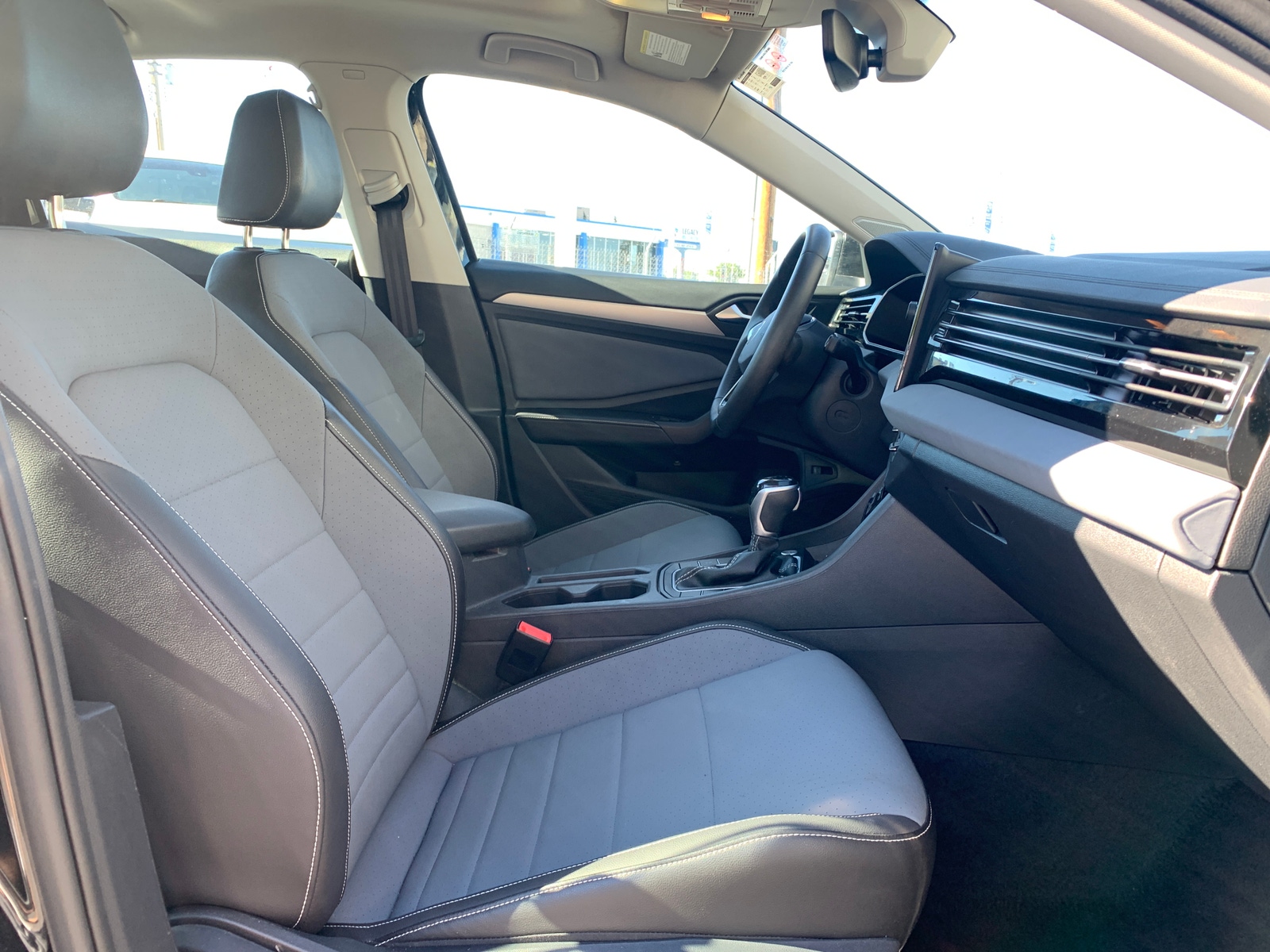 Thumbnail: 2025 Volkswagen Jetta - 2