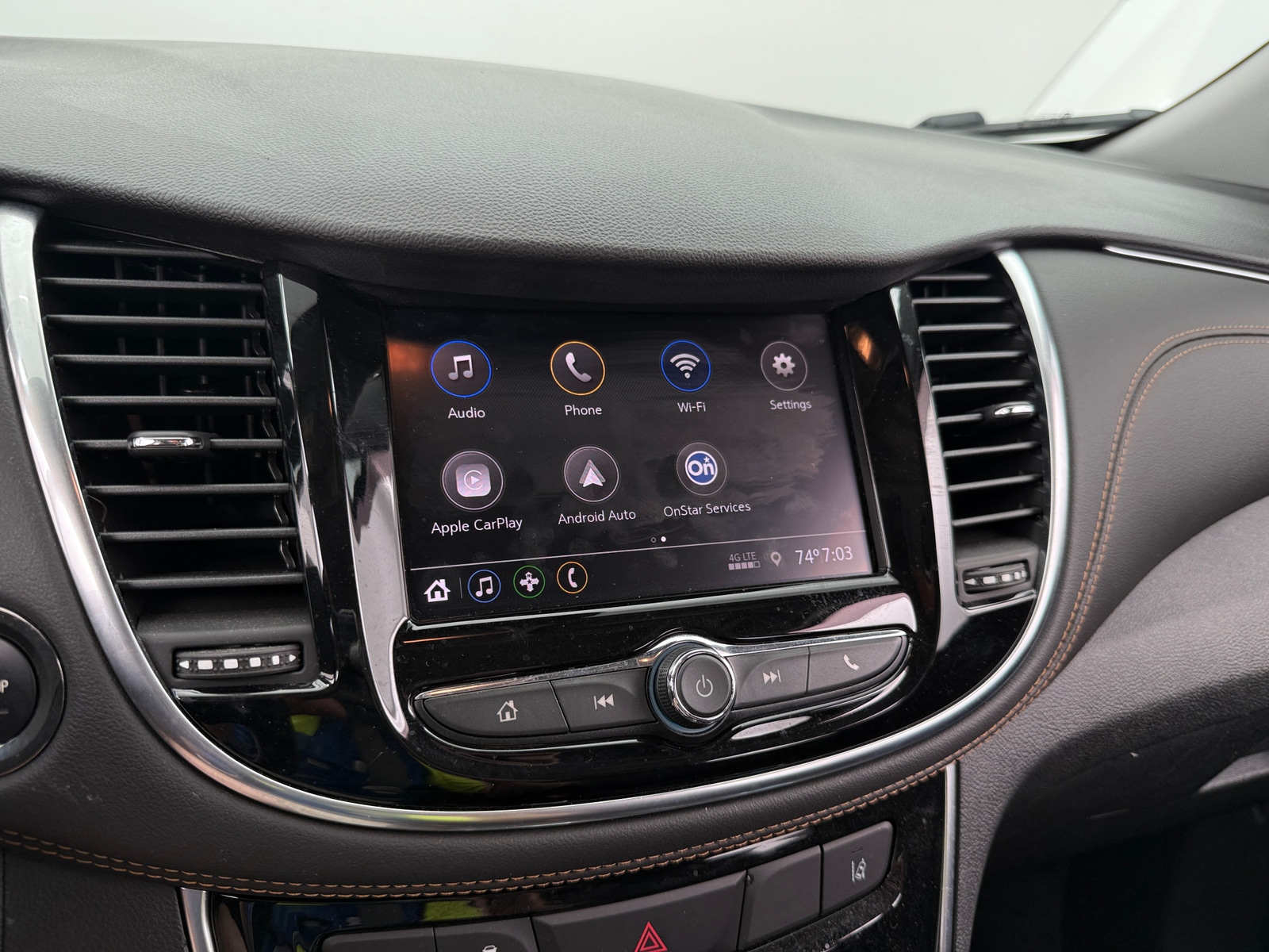 Thumbnail: 2020 Chevrolet Trax - 3