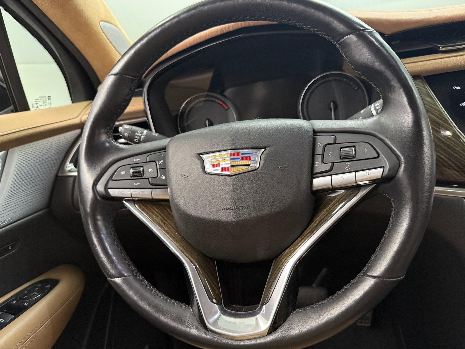 Thumbnail: 2020 Cadillac XT6 - 4
