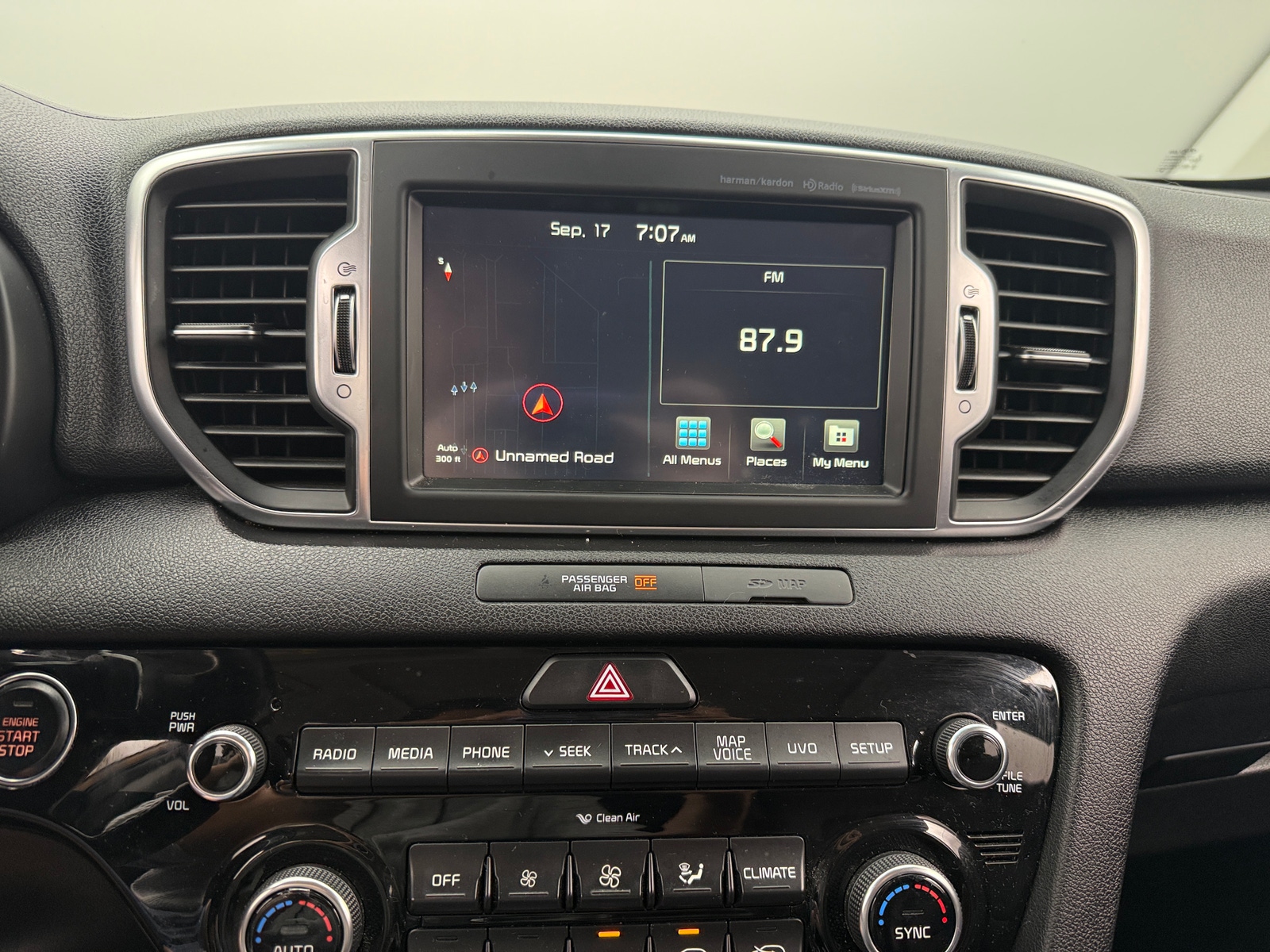 Thumbnail: 2017 Kia Sportage - 3