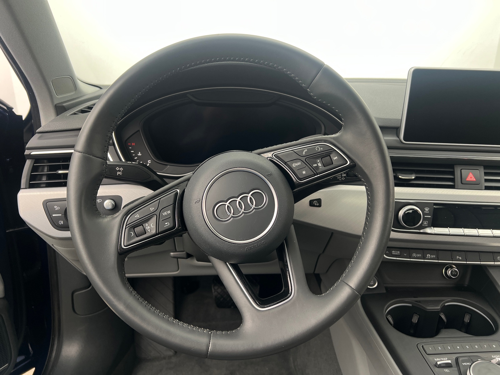 Thumbnail: 2017 Audi A4 - 4