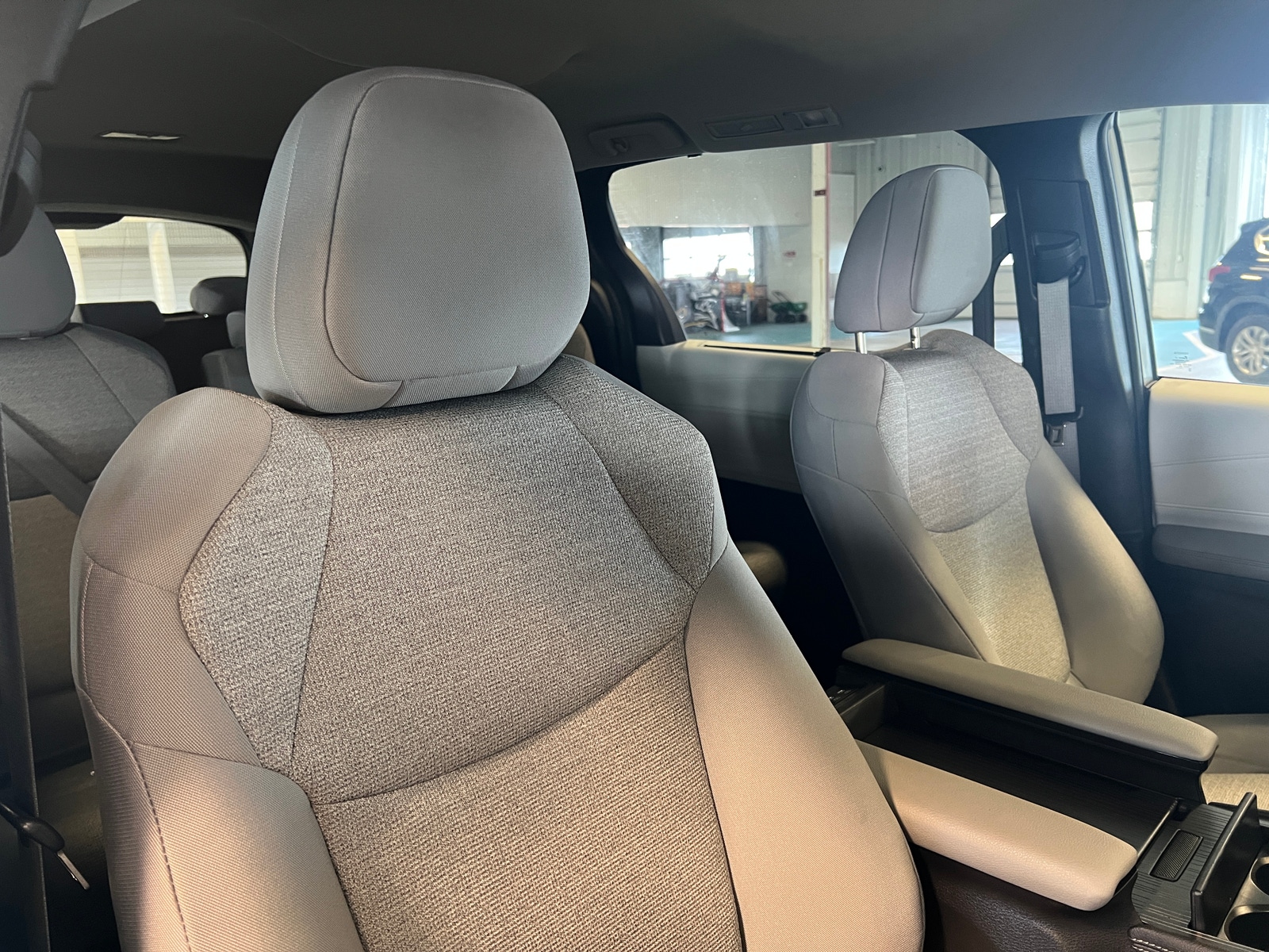 Thumbnail: 2025 Toyota Sienna - 2