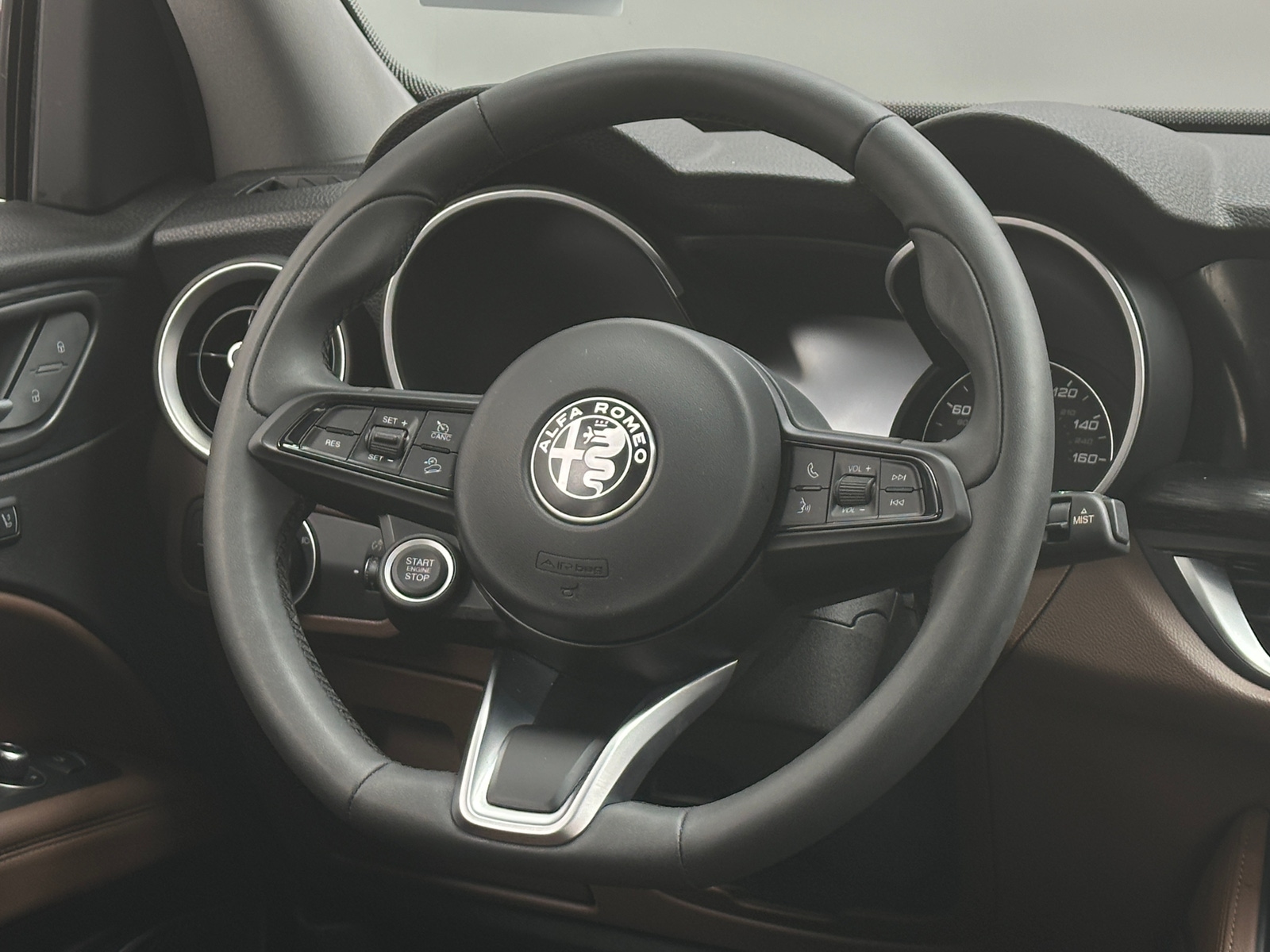 Thumbnail: 2020 Alfa Romeo Stelvio - 4