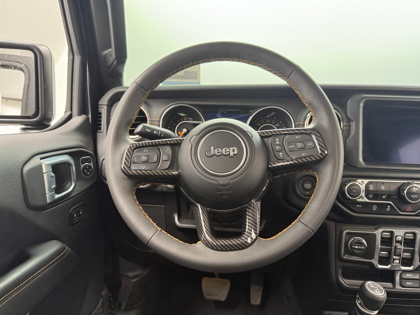 Thumbnail: 2023 Jeep Gladiator - 4