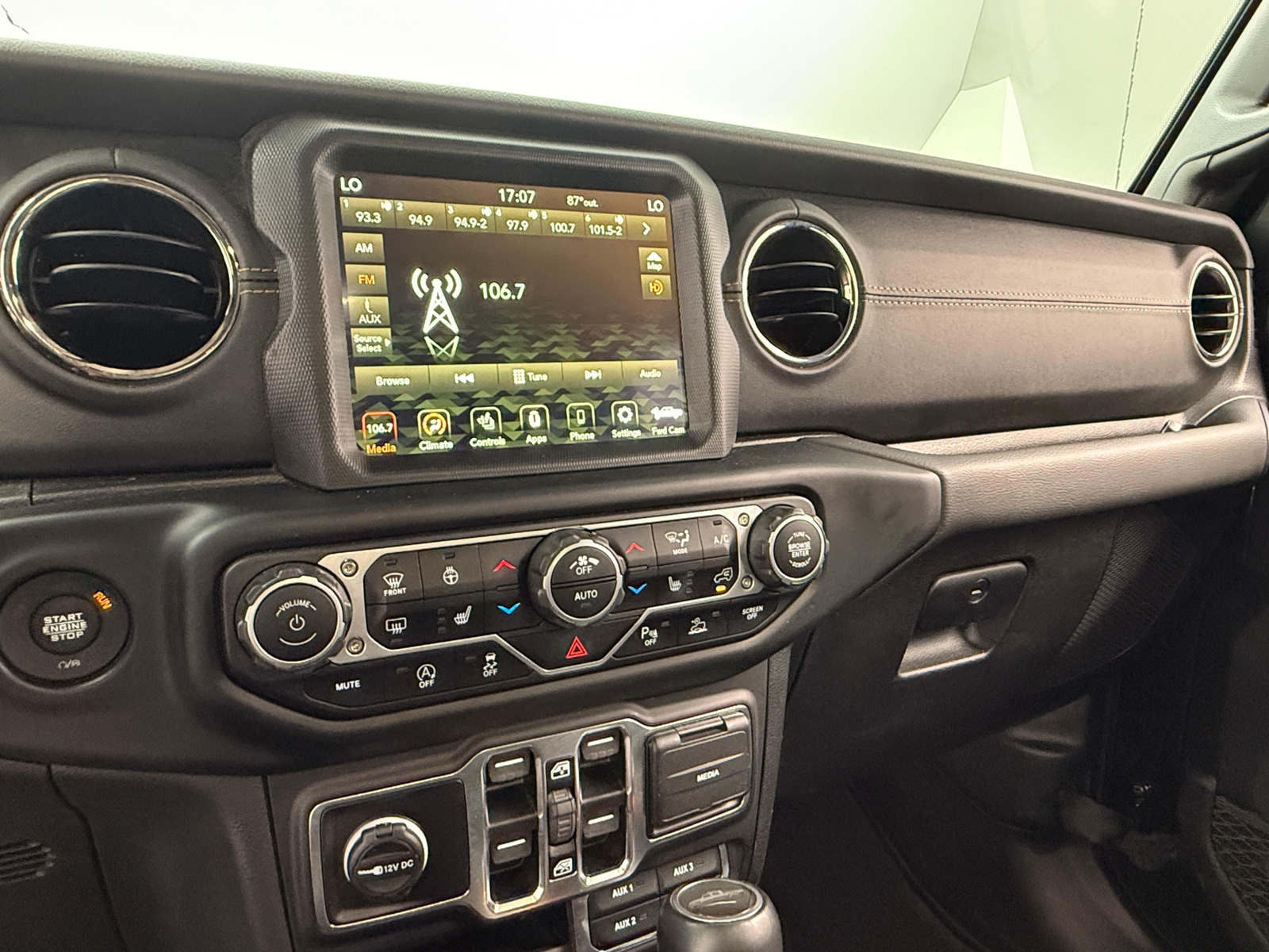 Thumbnail: 2023 Jeep Gladiator - 3