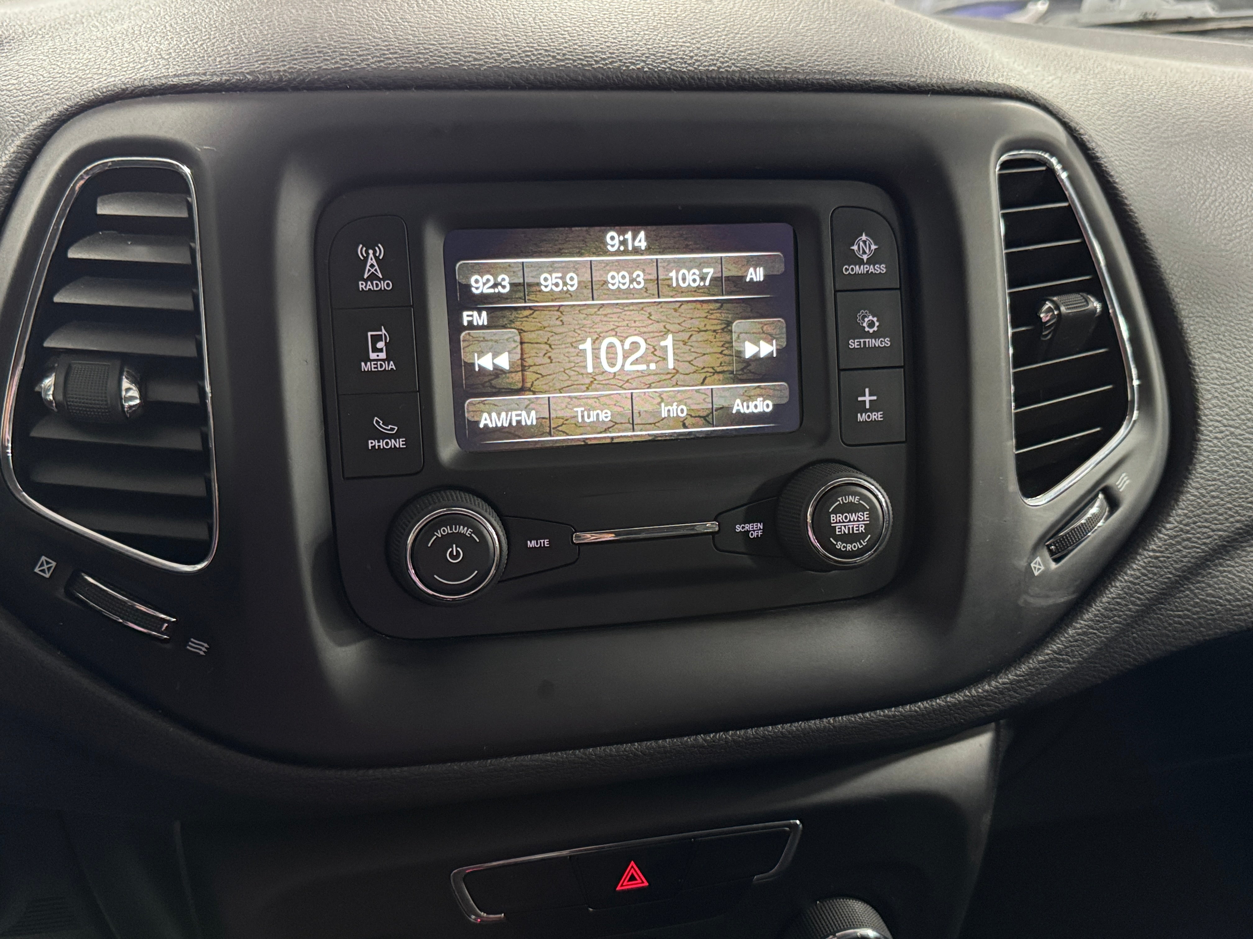 2018 Jeep Compass Latitude - Photo 12