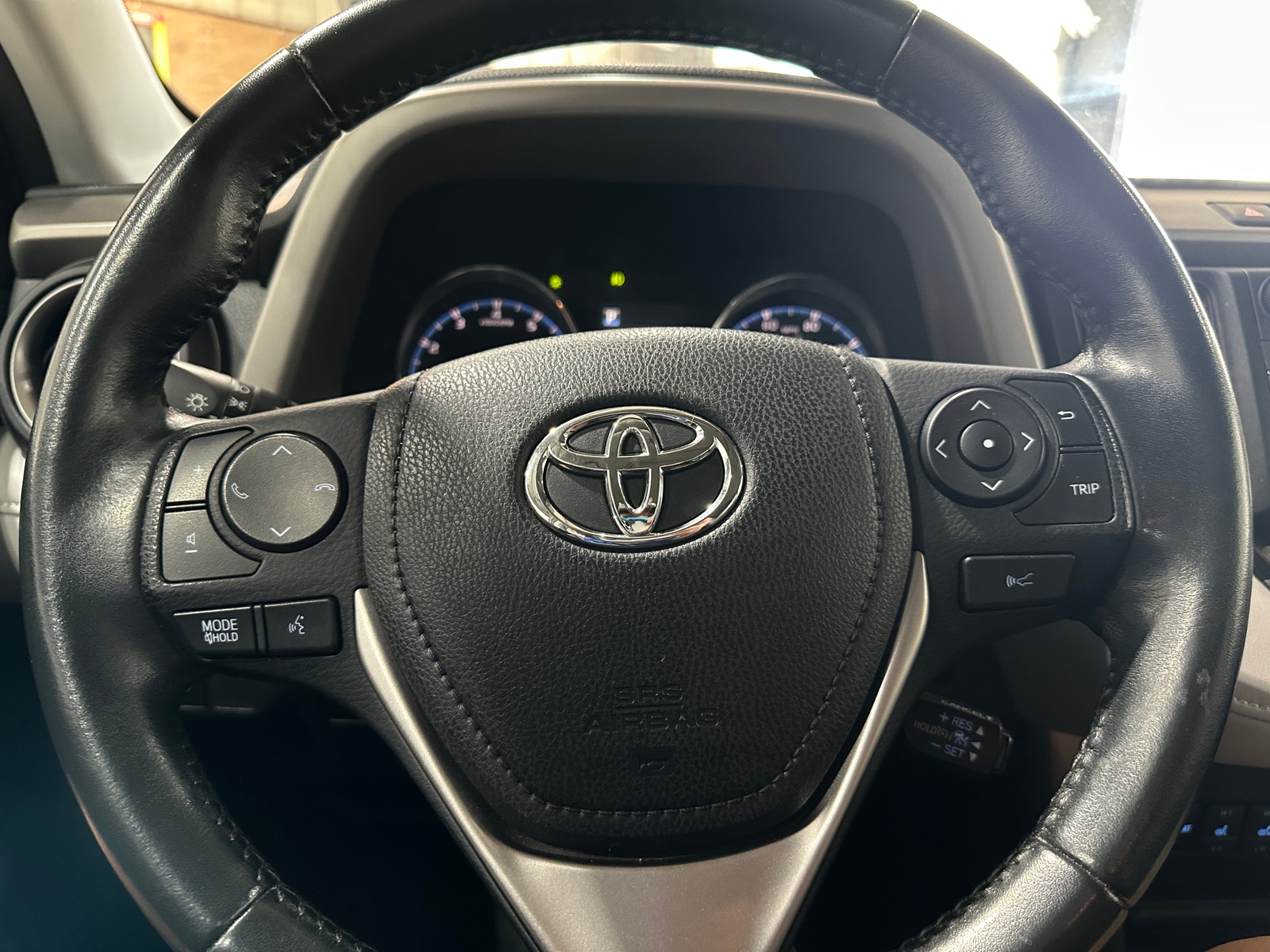 Thumbnail: 2017 Toyota RAV4 - 4