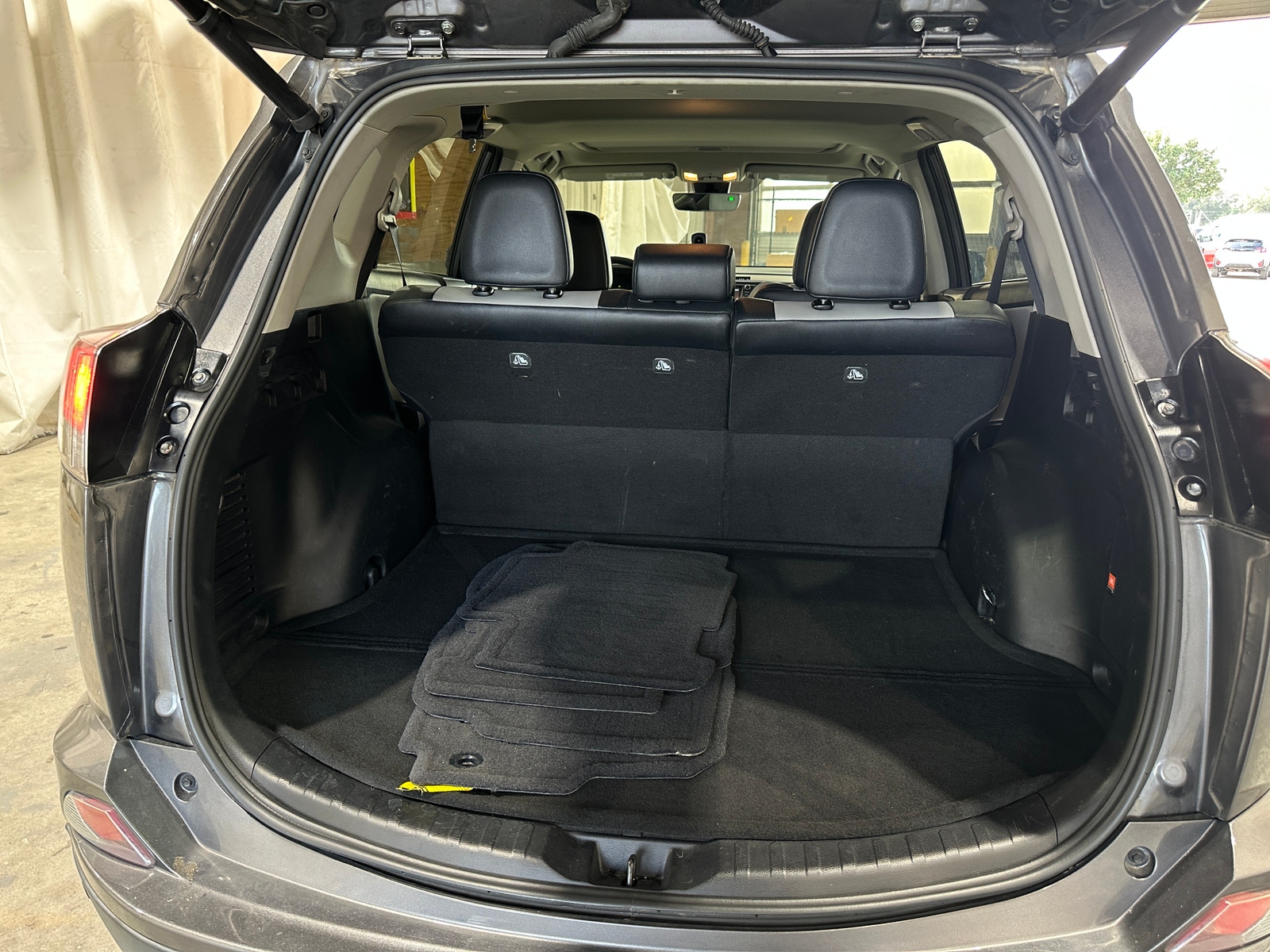 Thumbnail: 2017 Toyota RAV4 - 6